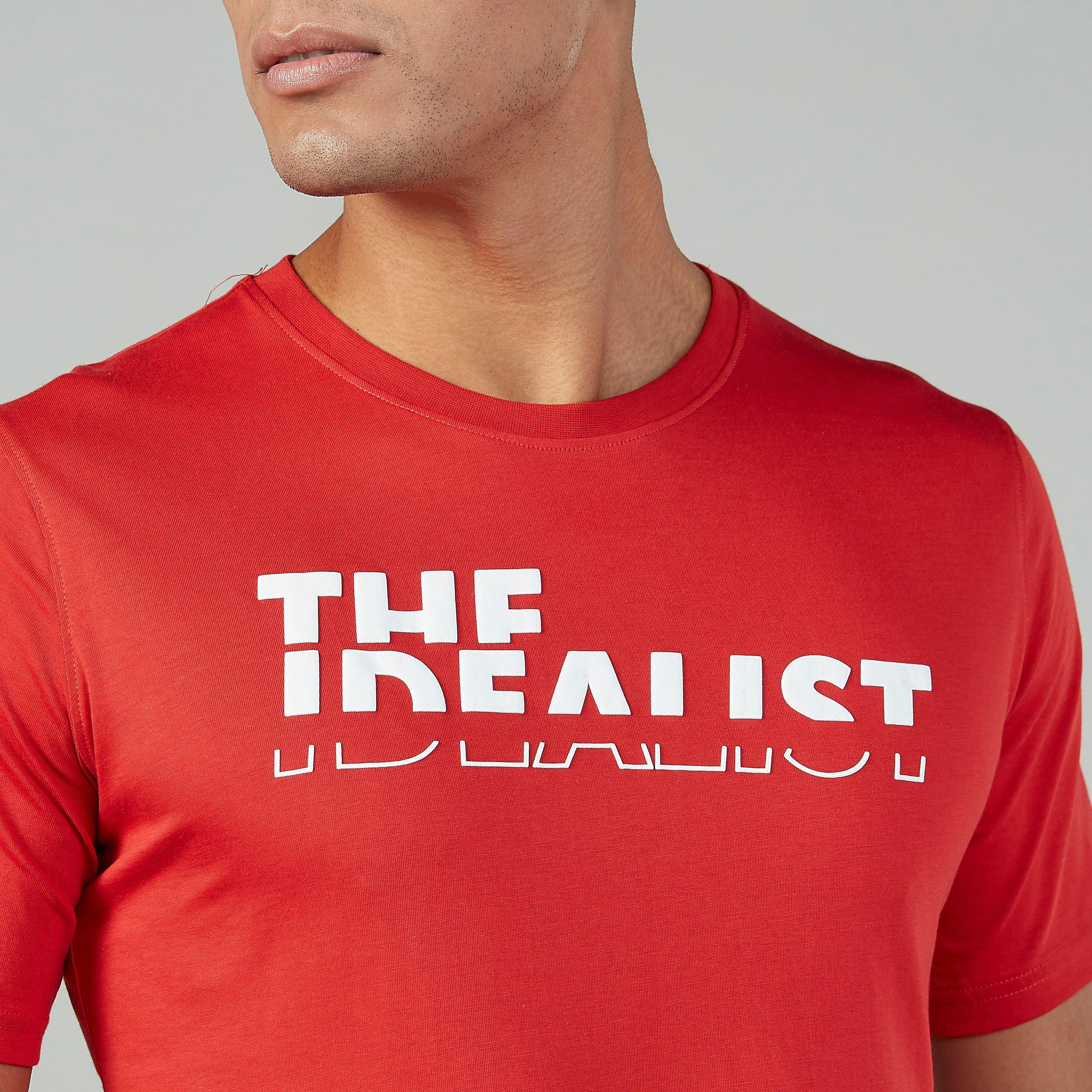 تيشيرت سليم بياقة ضيّقة وأكمام قصيرة وطبعات-men-clothing-tshirtsandpolos-tshirts-image-3