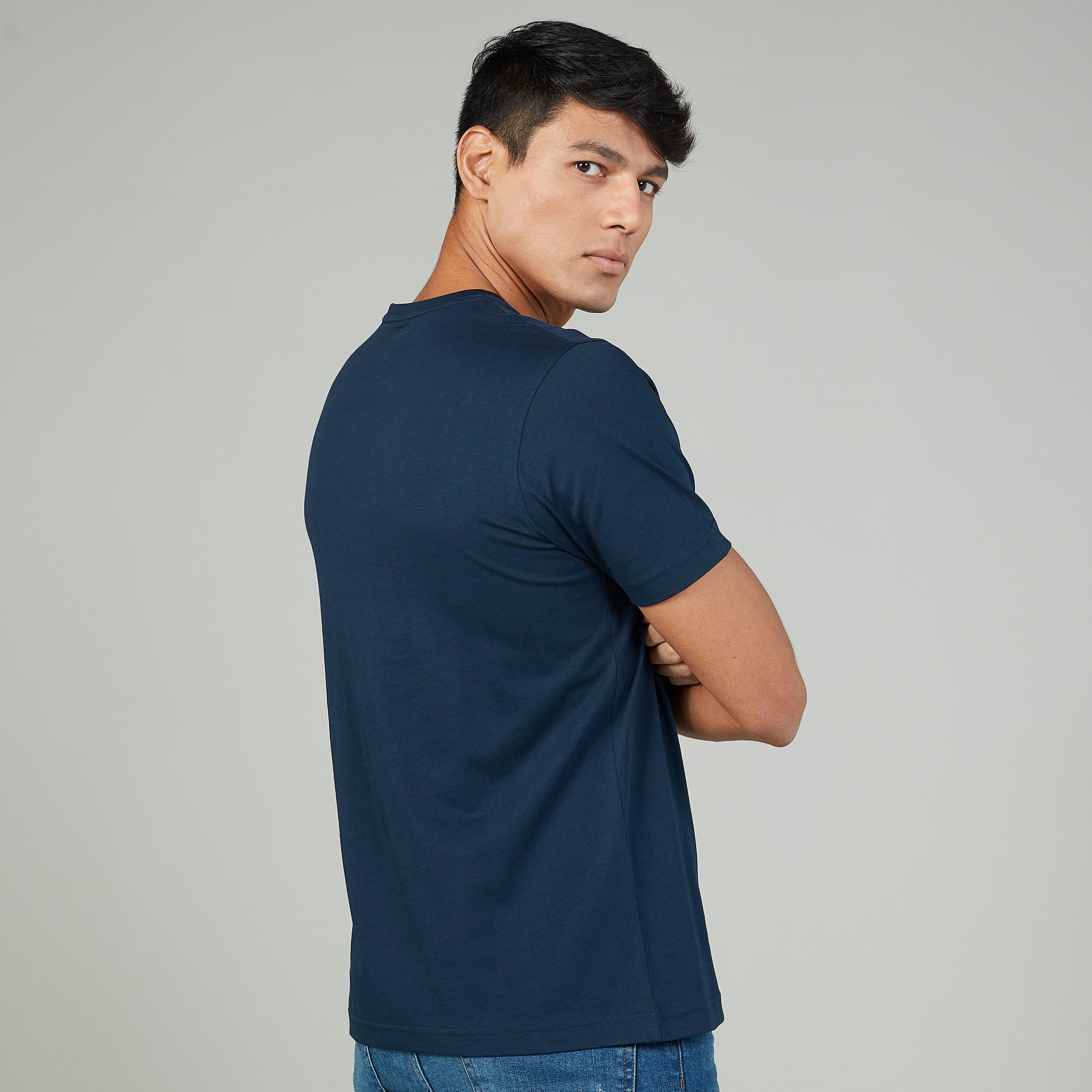 بنطلون مستدام بقصة سكيني بخصر متوسط الإرتفاع بتفاصيل شريط-men-clothing-tshirtsandpolos-tshirts-image-4
