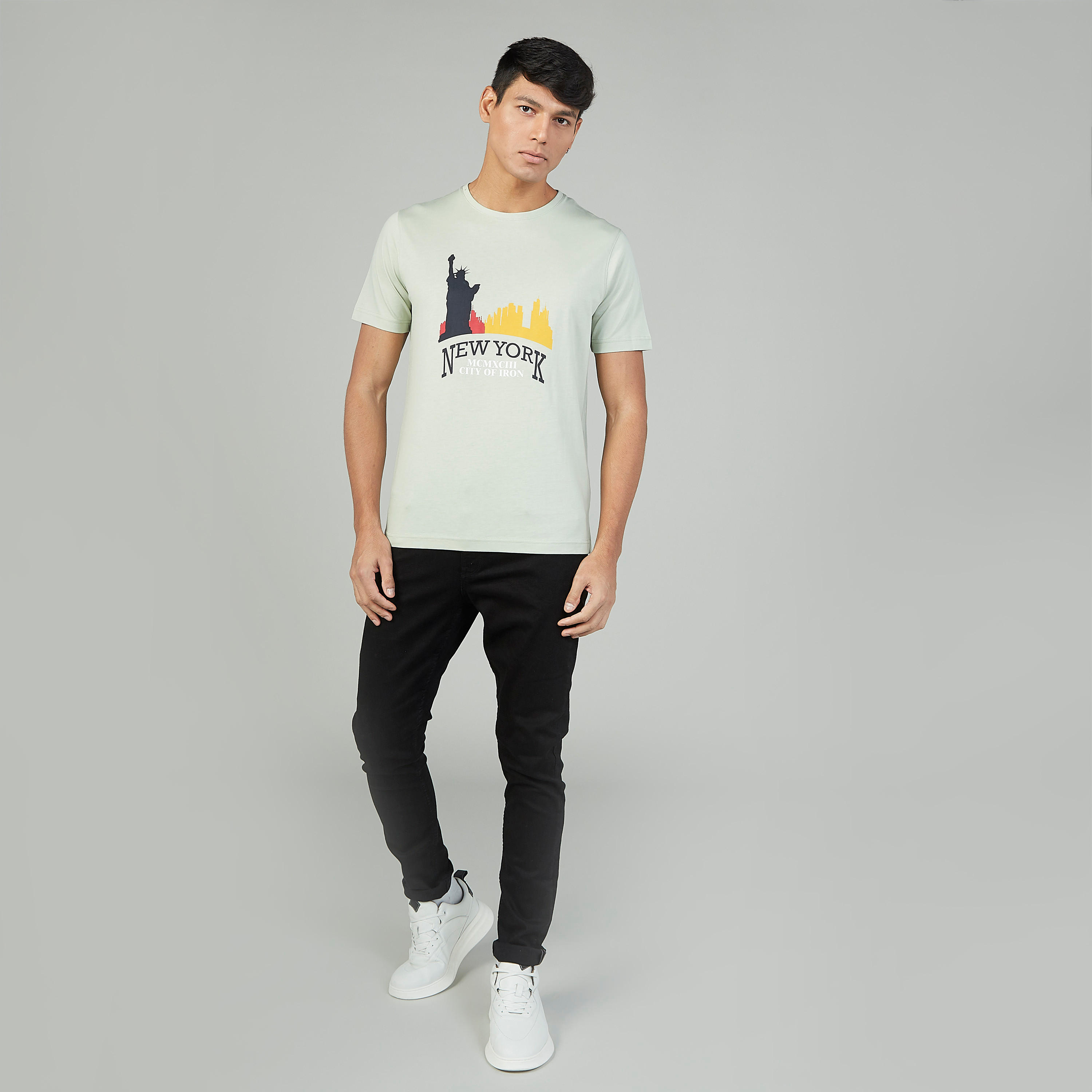 بنطلون رياضي مستدام طويل بارز الملمس بخصر مرن وجيوب-men-clothing-tshirtsandpolos-tshirts-image-2