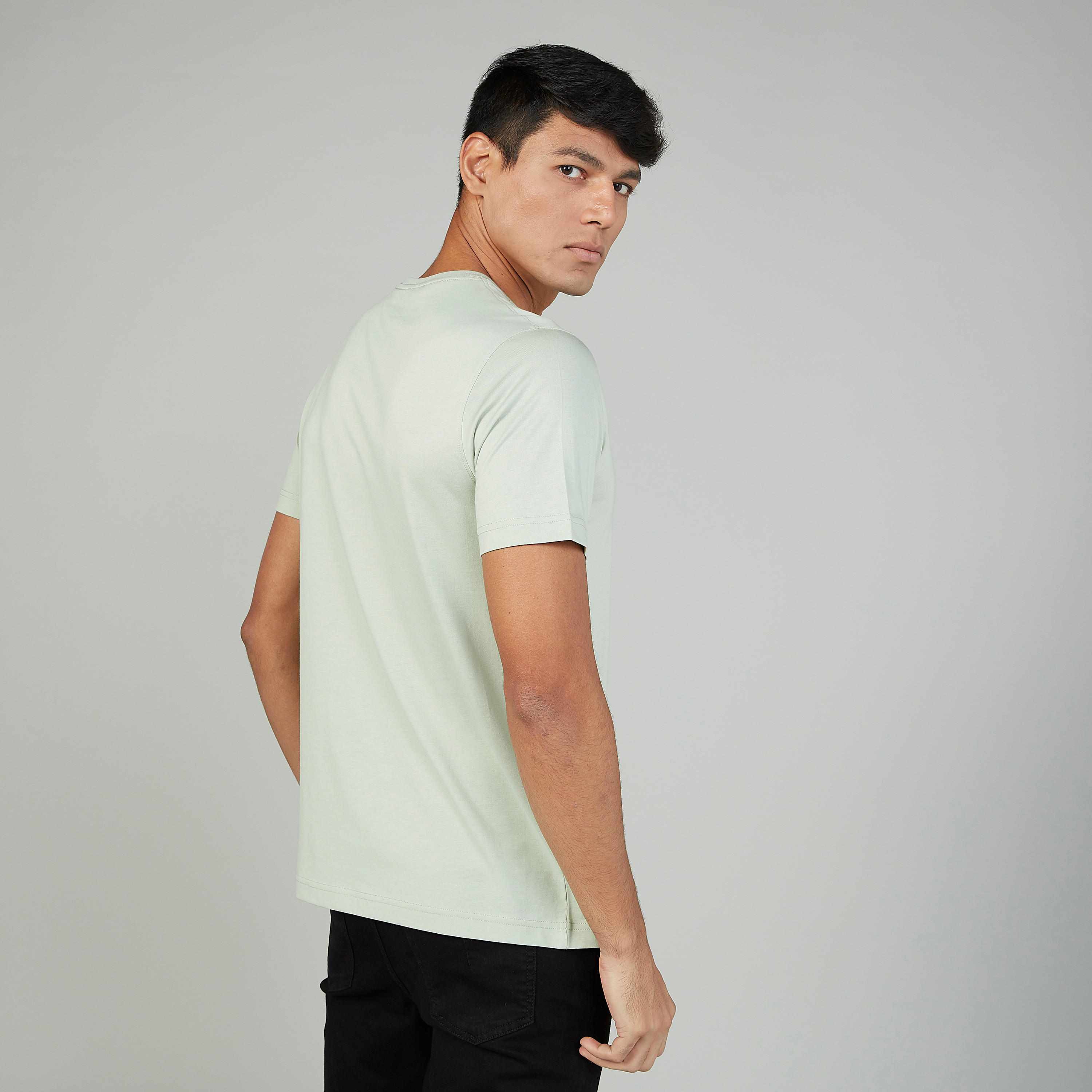 بنطلون رياضي مستدام طويل بارز الملمس بخصر مرن وجيوب-men-clothing-tshirtsandpolos-tshirts-image-4