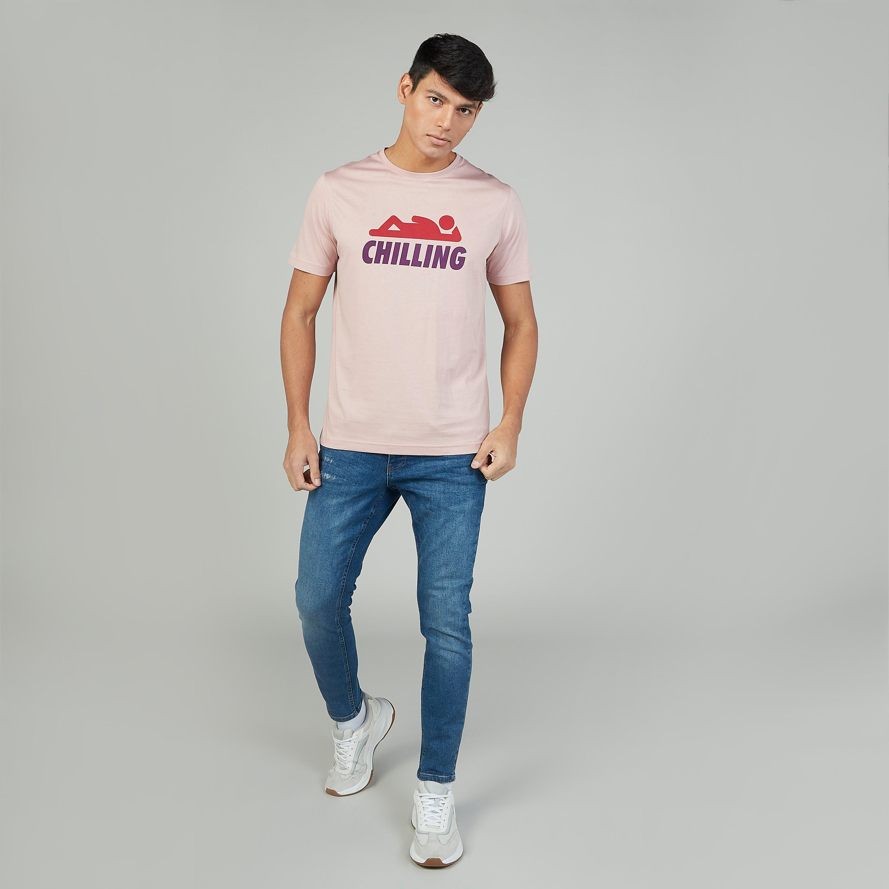 تيشيرت سليم بياقة ضيّقة وأكمام قصيرة وطبعات-men-clothing-tshirtsandpolos-tshirts-image-2