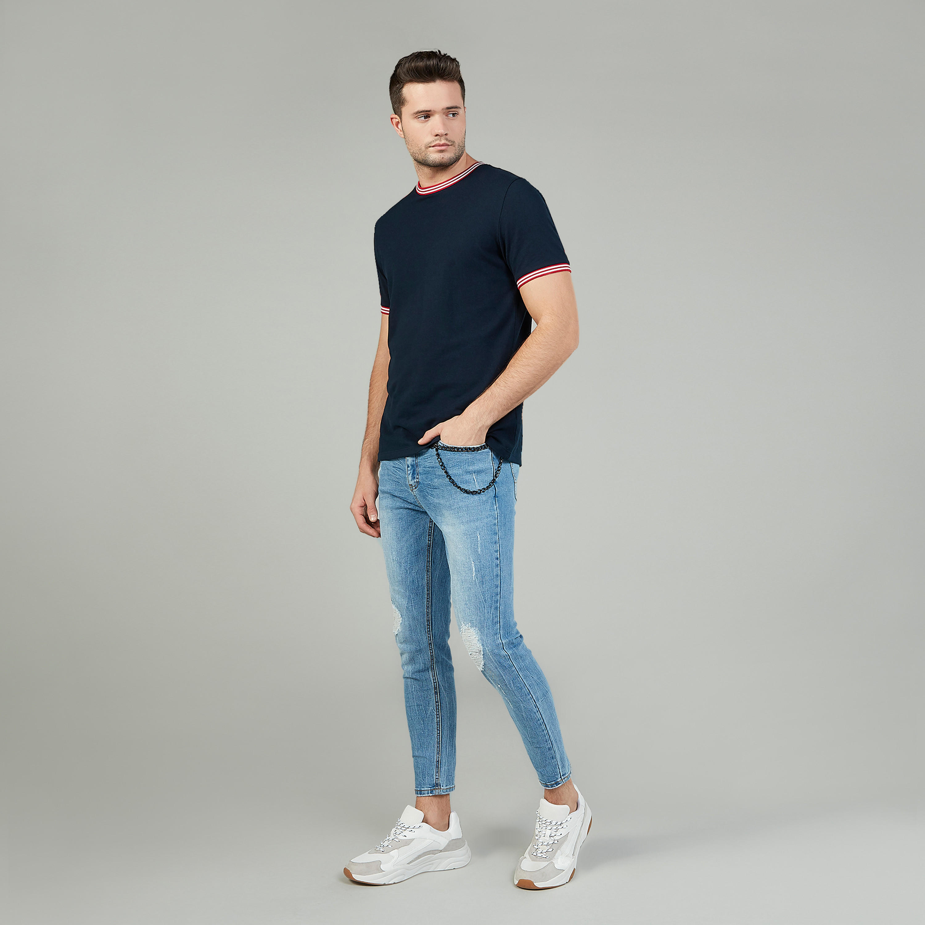 تيشيرت سليم سادة بياقة ضيّقة وأكمام قصيرة-men-clothing-tshirtsandpolos-tshirts-image-4