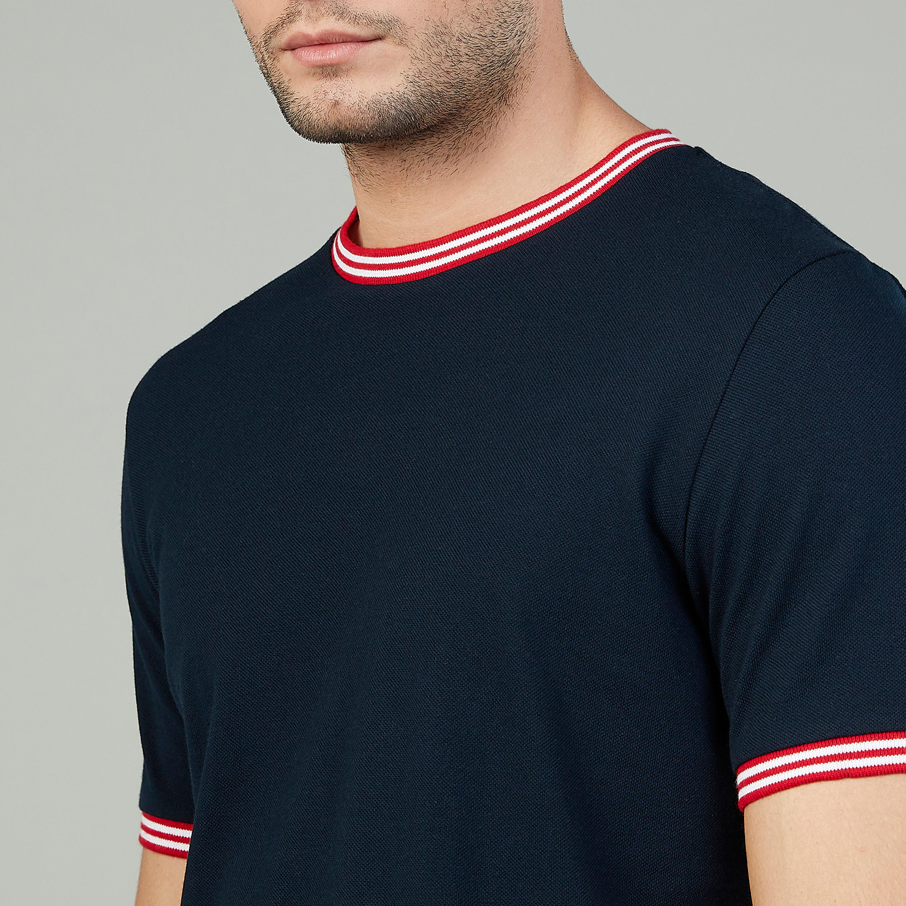 تيشيرت سليم سادة بياقة ضيّقة وأكمام قصيرة-men-clothing-tshirtsandpolos-tshirts-image-3