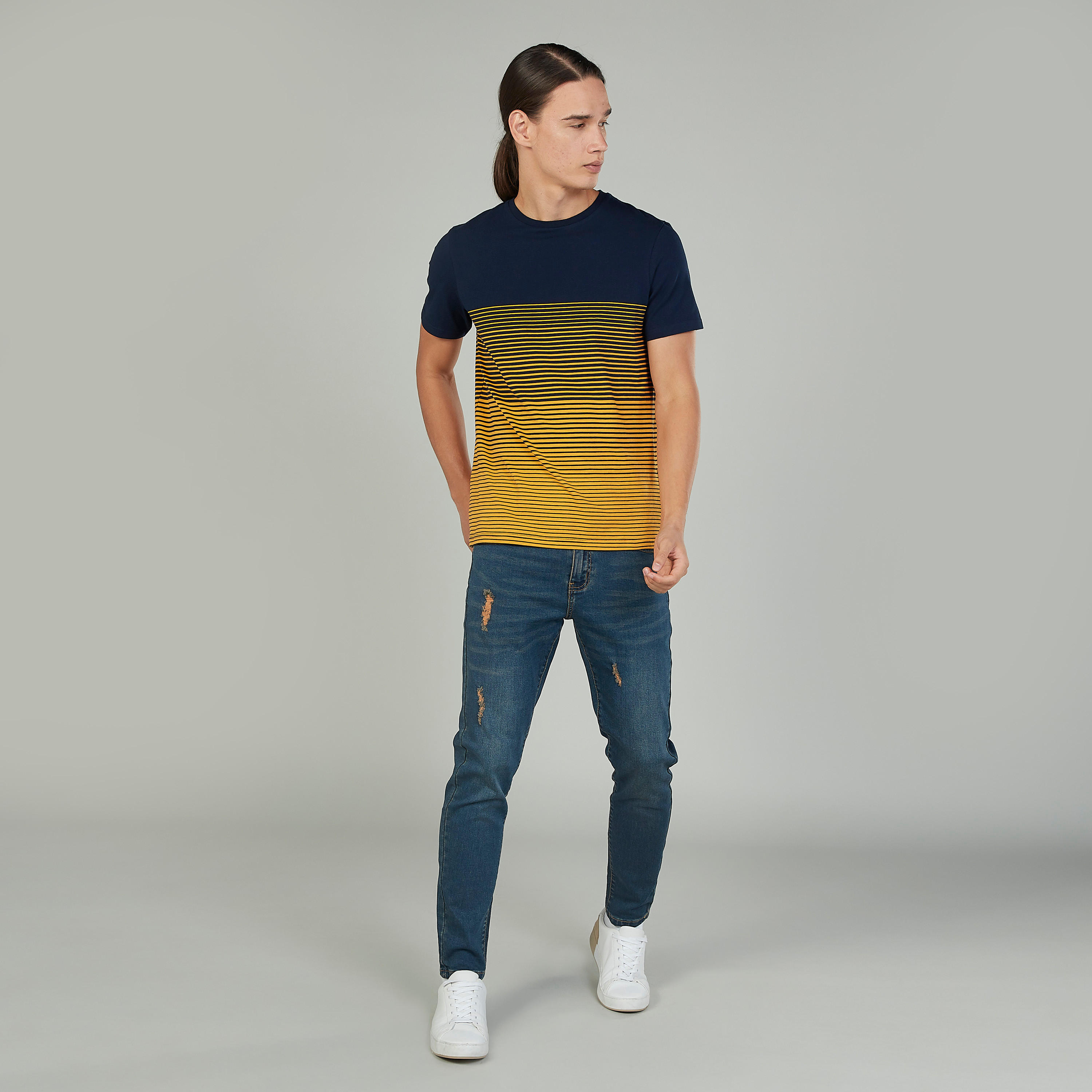 تيشيرت سليم مخطط بياقة ضيّقة وأكمام قصيرة-men-clothing-tshirtsandpolos-tshirts-image-2