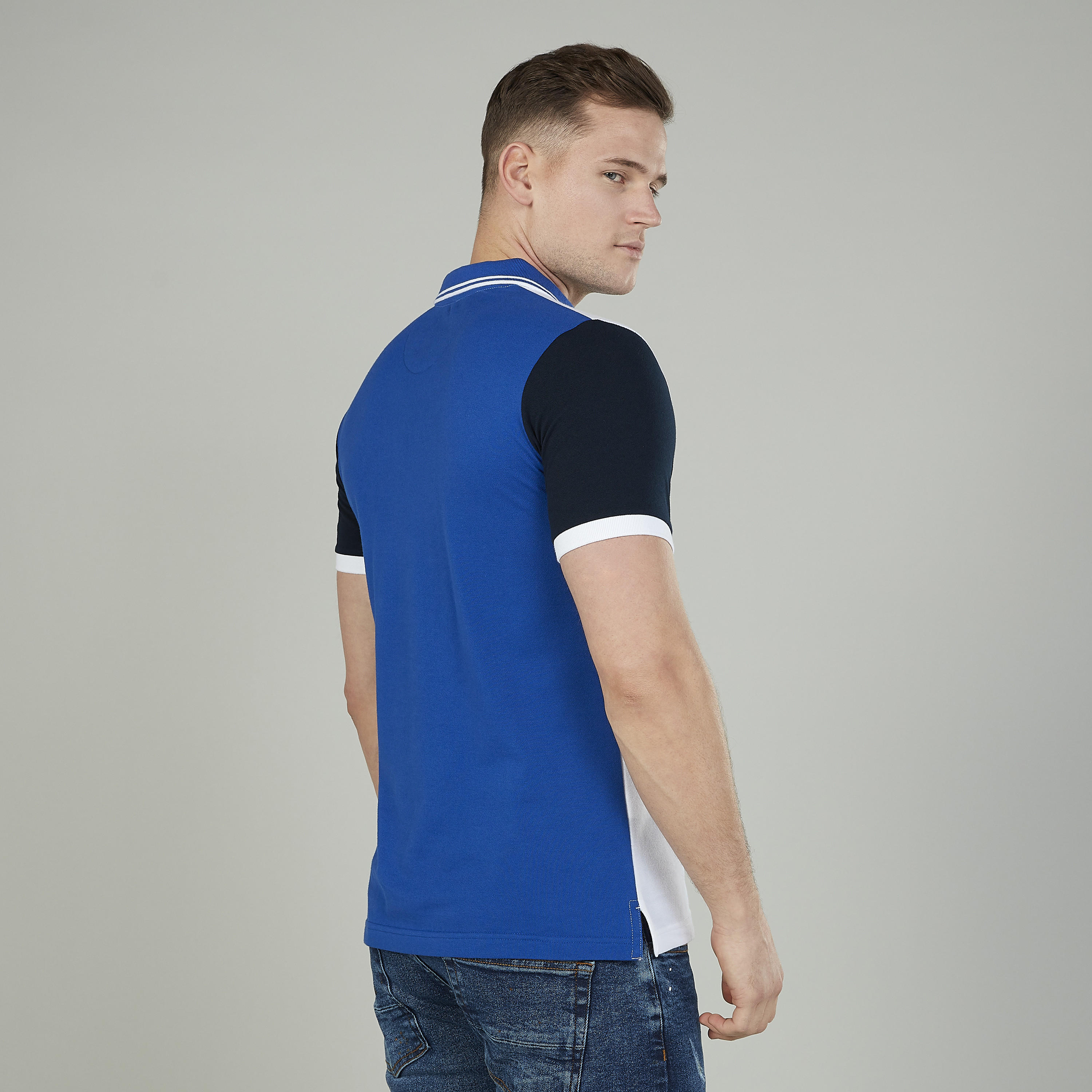 تيشيرت بولو سليم بقوالب ملوّنة  وأكمام قصيرة-men-clothing-tshirtsandpolos-polos-image-4