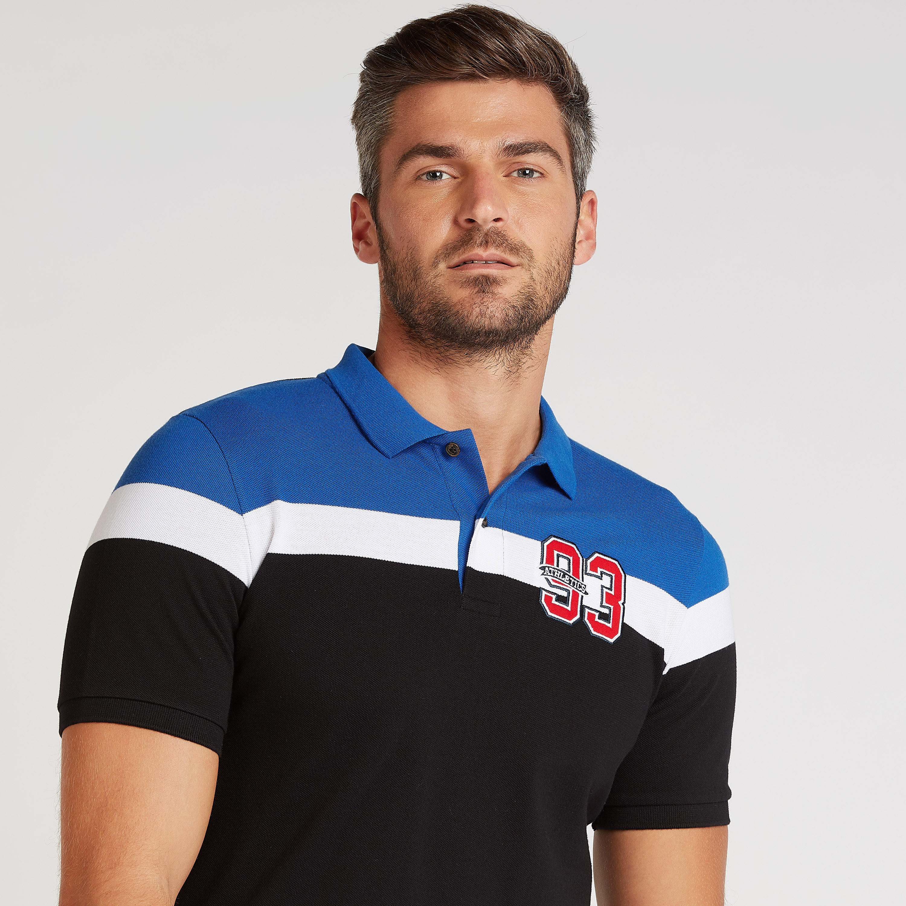 تيشيرت بولو سليم بتفاصيل مخطّطة وأكمام قصيرة-men-clothing-tshirtsandpolos-polos-image-3