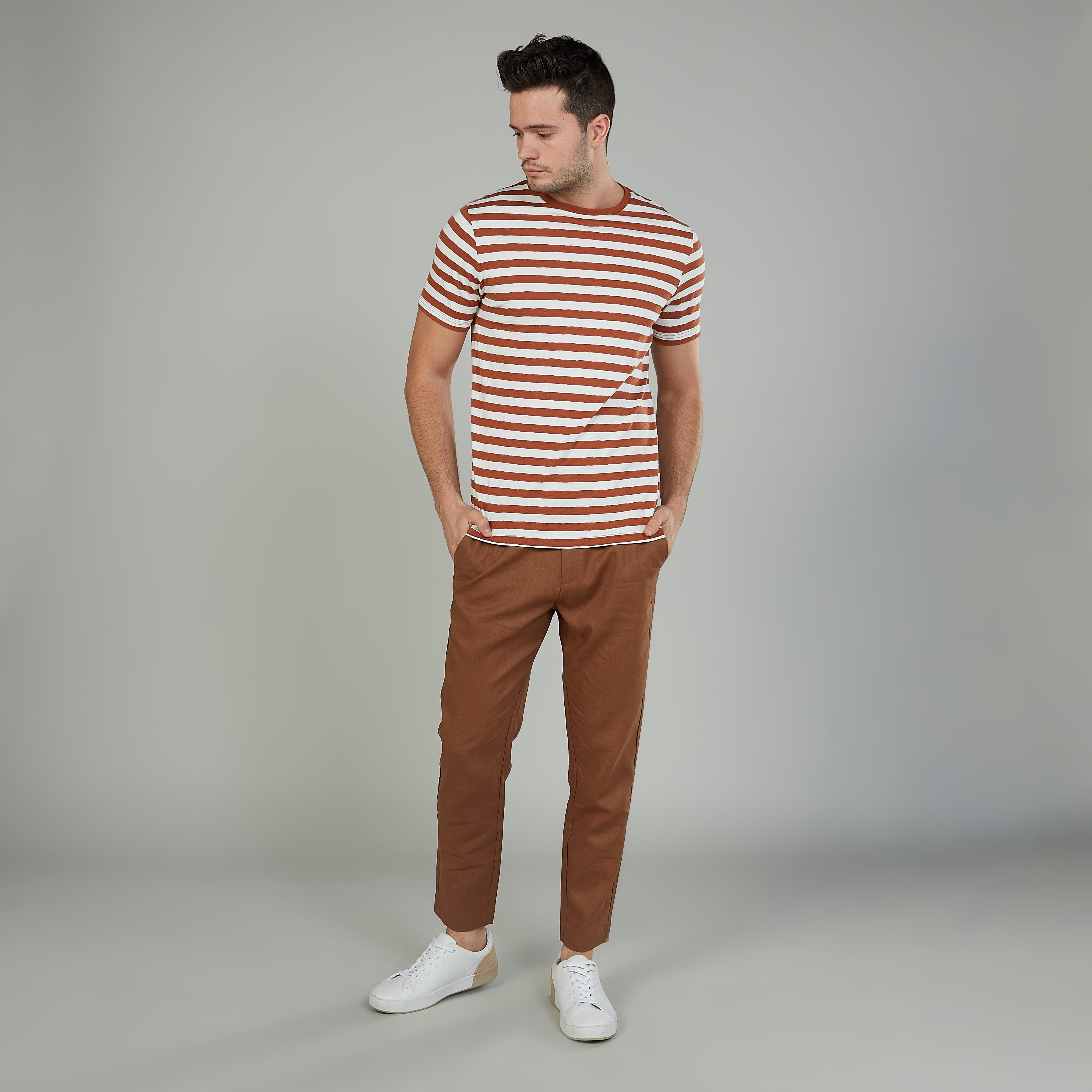 تيشيرت مخطّط بياقة مستديرة وأكمام قصيرة-men-clothing-tshirtsandpolos-tshirts-image-4