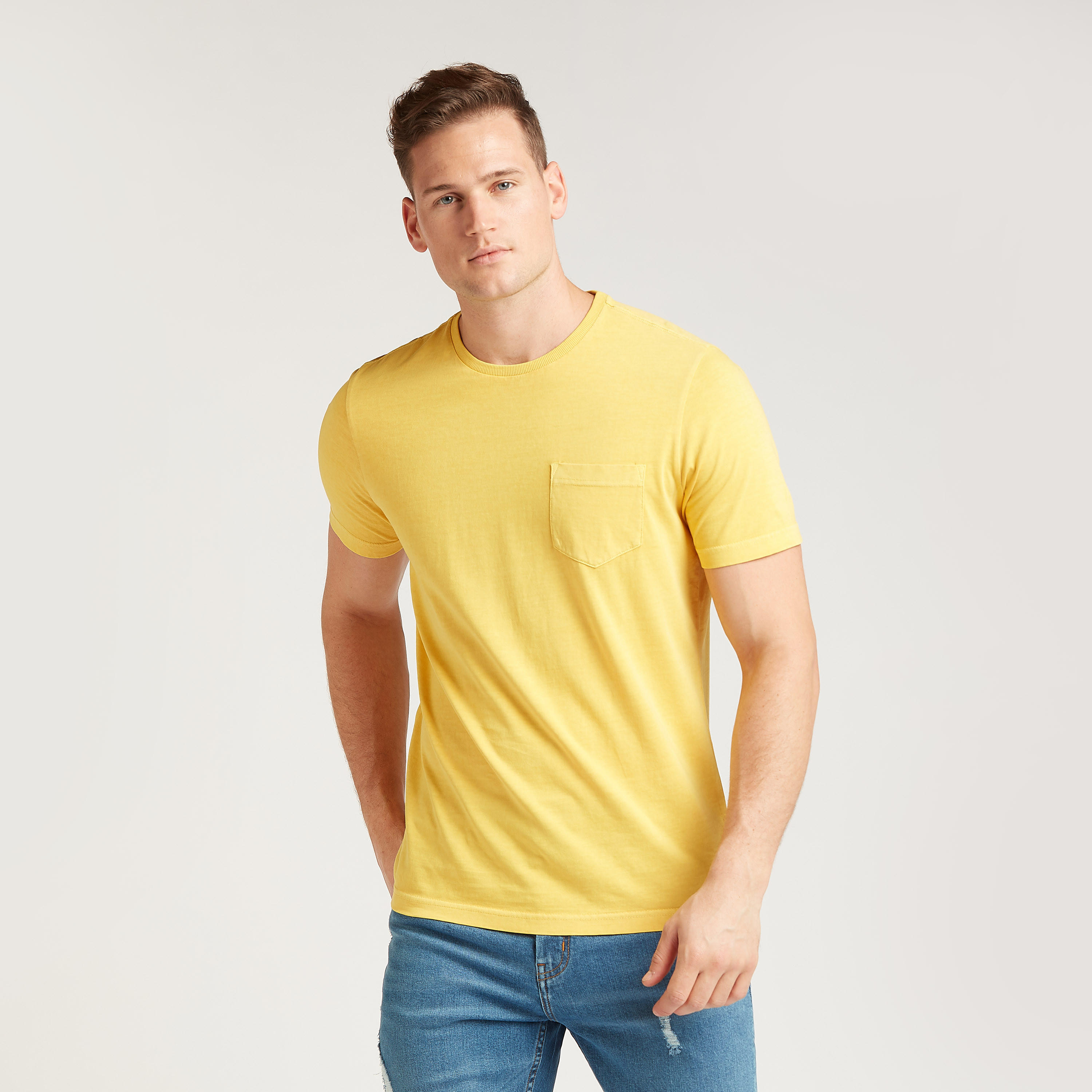 تيشيرت سادة بقصة سليم بياقة ضيّقة وأكمام قصيرة-men-clothing-tshirtsandpolos-tshirts-image-5