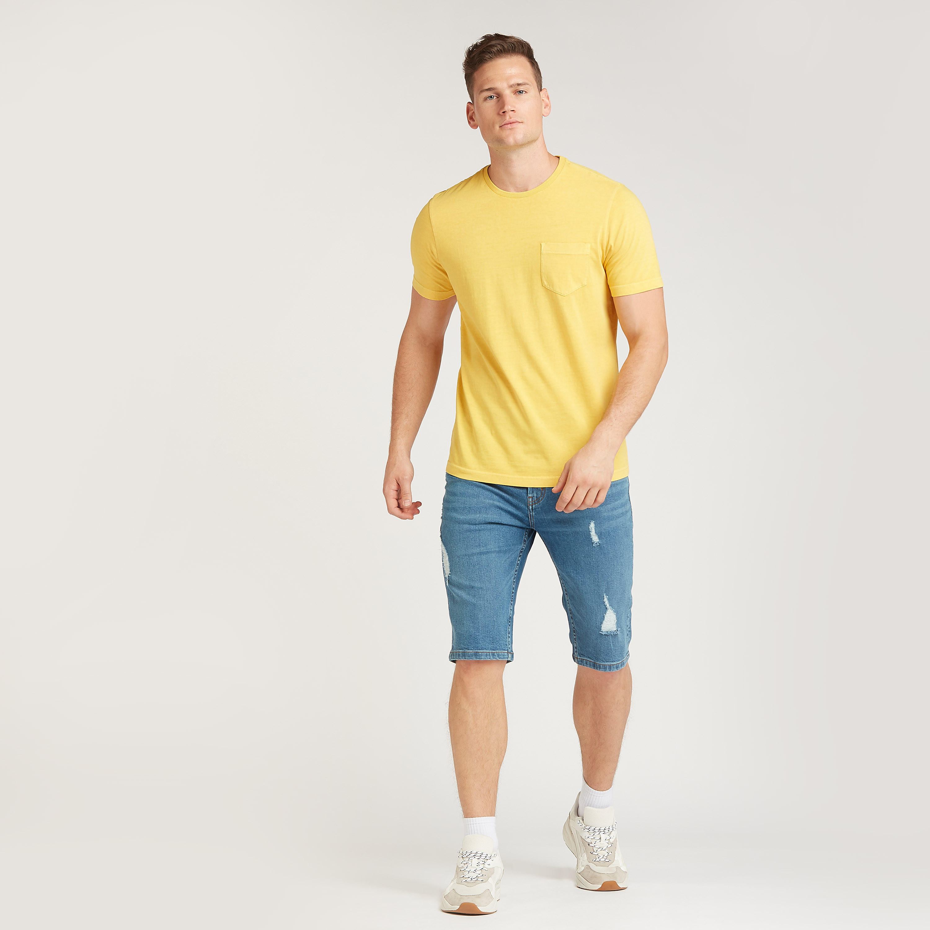 تيشيرت سادة بقصة سليم بياقة ضيّقة وأكمام قصيرة-men-clothing-tshirtsandpolos-tshirts-image-4