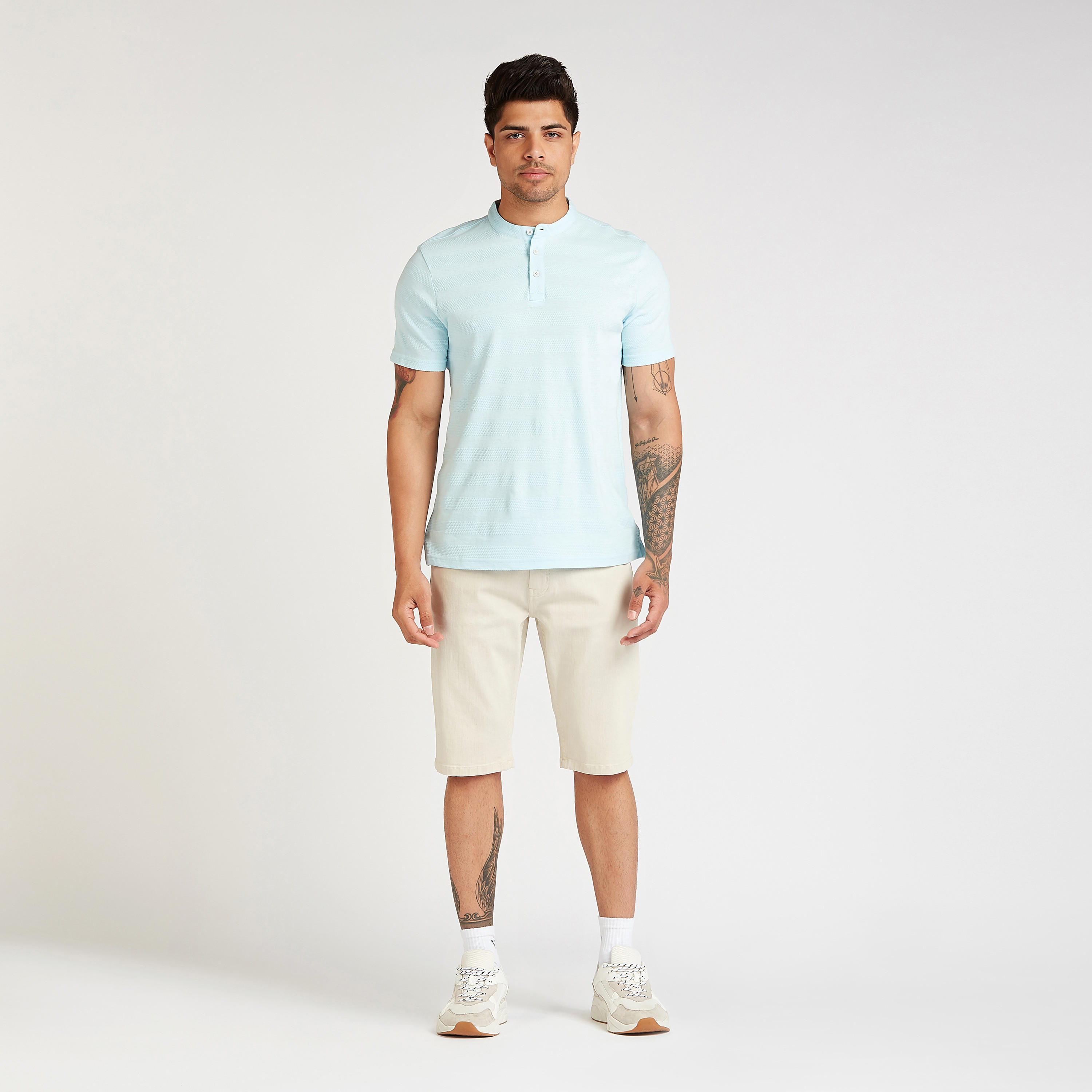 تيشيرت بارز الملمس بياقة ماندراين وأكمام قصيرة-men-clothing-tshirtsandpolos-tshirts-image-6