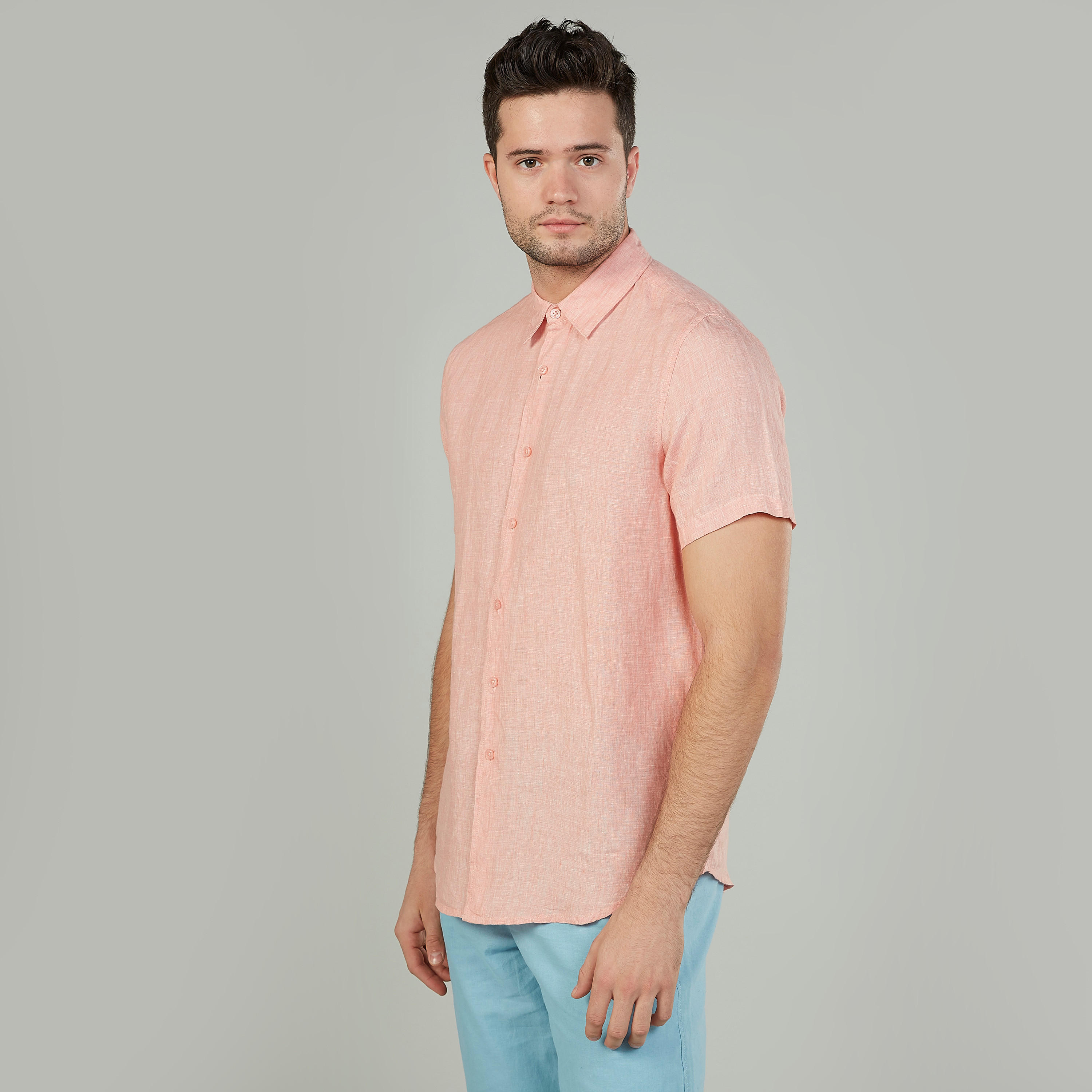 قميص كتّان سليم فيت بارز الملمس بياقة عاديّة وأكمام قصيرة-men-clothing-shirts-image-1