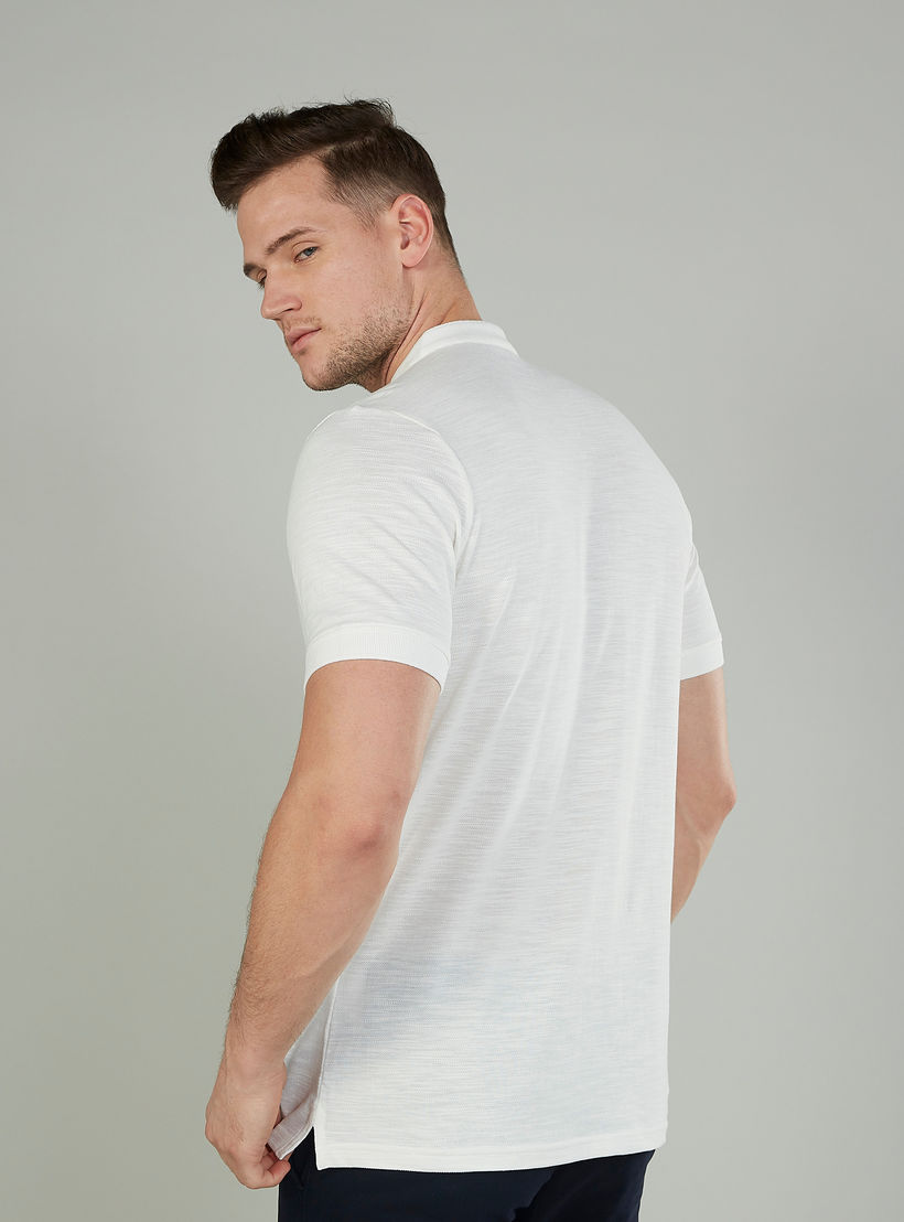 تيشيرت سليم سادة بياقة هنلي وأكمام قصيرة-men-clothing-tshirtsandpolos-tshirts-image-4
