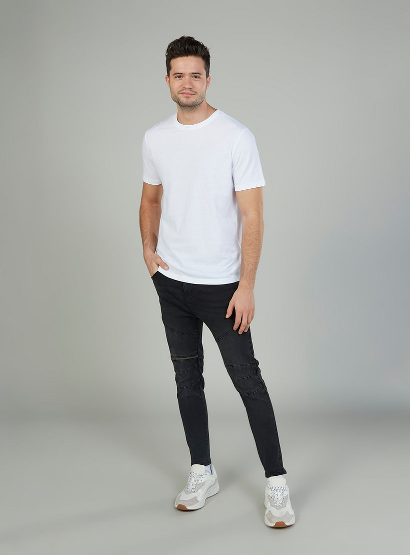 تيشيرت سادة بياقة ضيّقة وأكمام قصيرة-men-clothing-tshirtsandpolos-tshirts-image-3