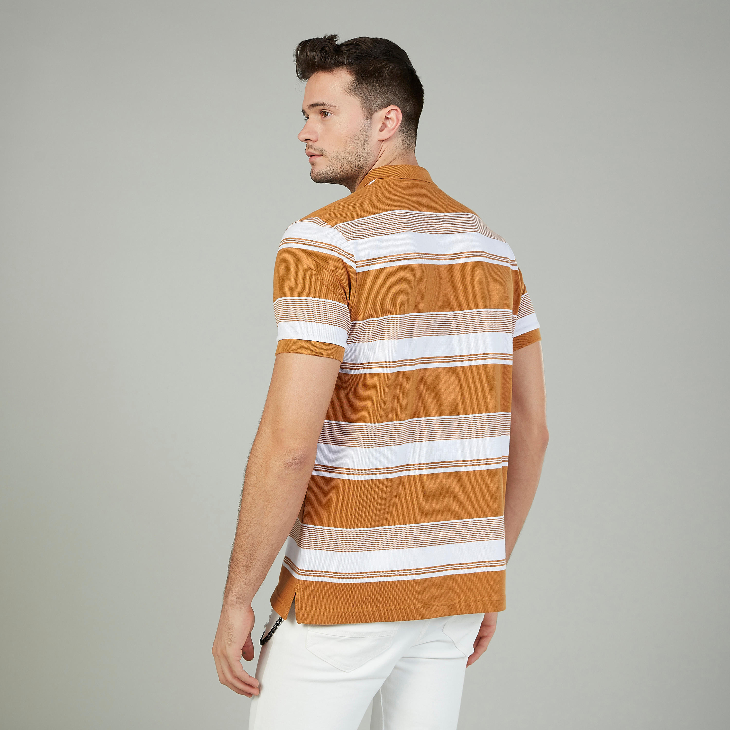 تيشيرت مقلّم بقصّة سليم وياقة بولو وأكمام قصيرة-men-clothing-tshirtsandpolos-polos-image-4