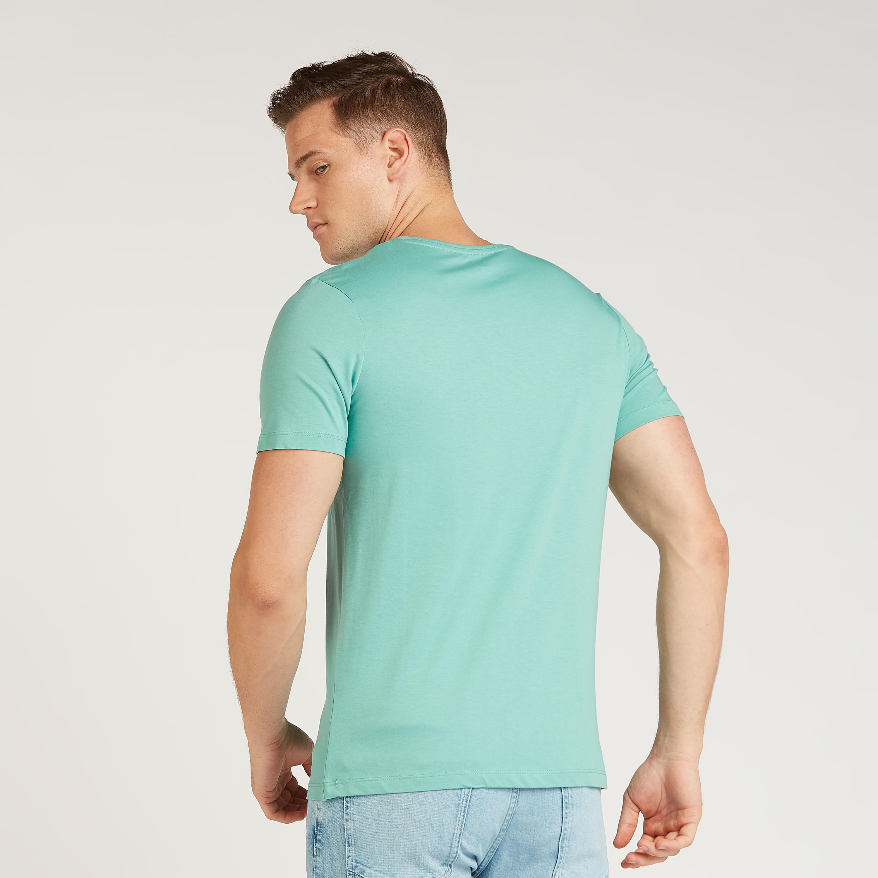تيشيرت سادة بياقة V وأكمام قصيرة-men-clothing-tshirtsandpolos-tshirts-image-4