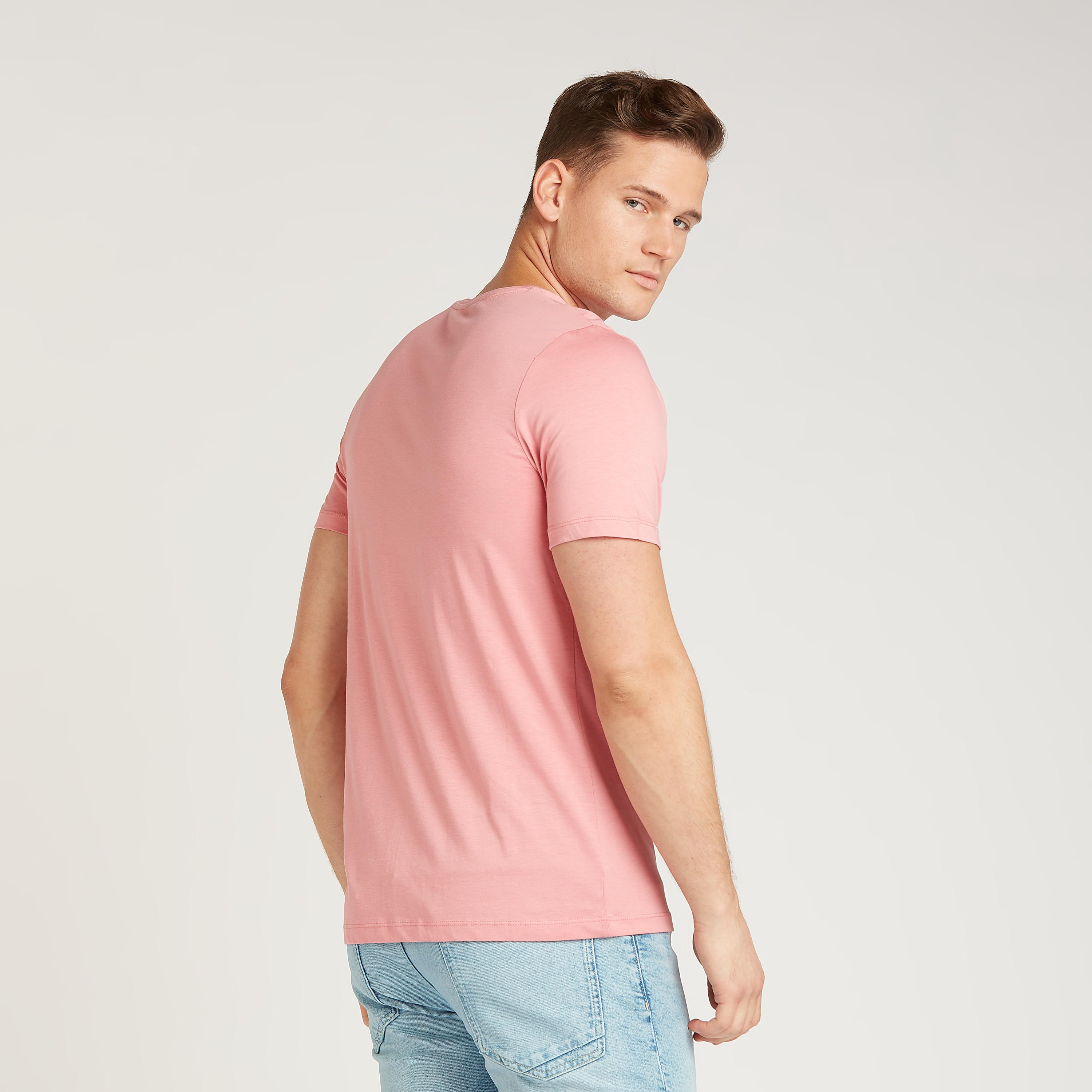 تيشيرت سادة بياقة V وأكمام قصيرة-men-clothing-tshirtsandpolos-tshirts-image-8