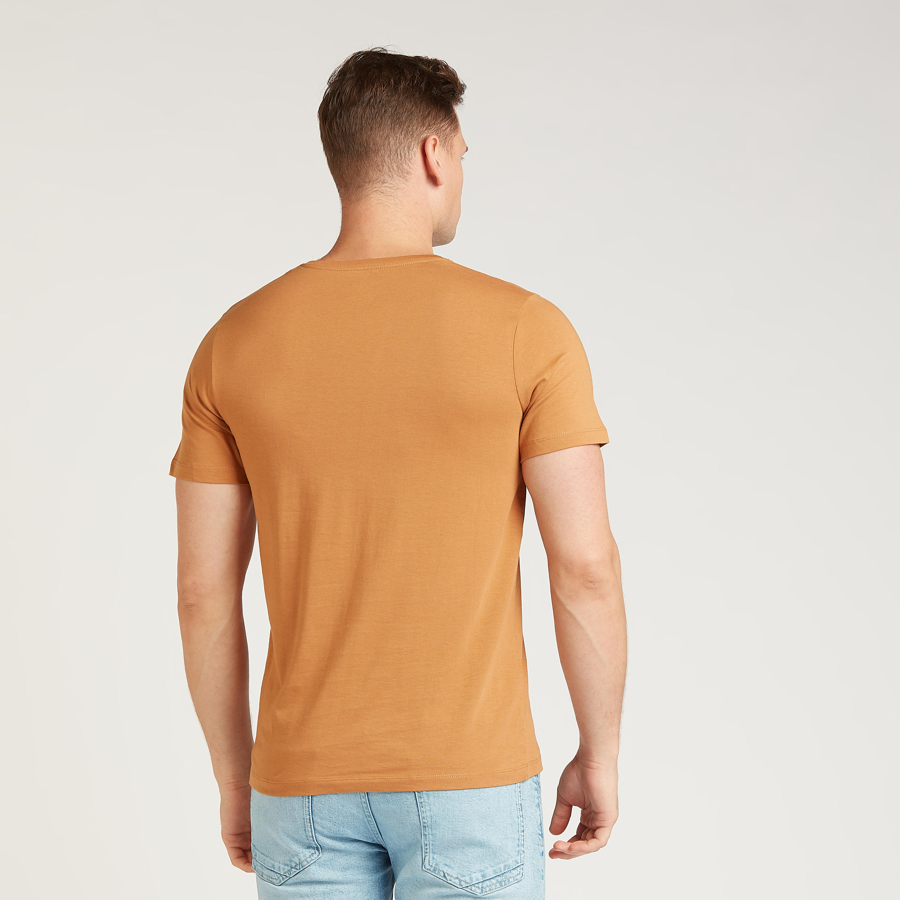 تيشيرت سادة بياقة V وأكمام قصيرة-men-clothing-tshirtsandpolos-tshirts-image-12