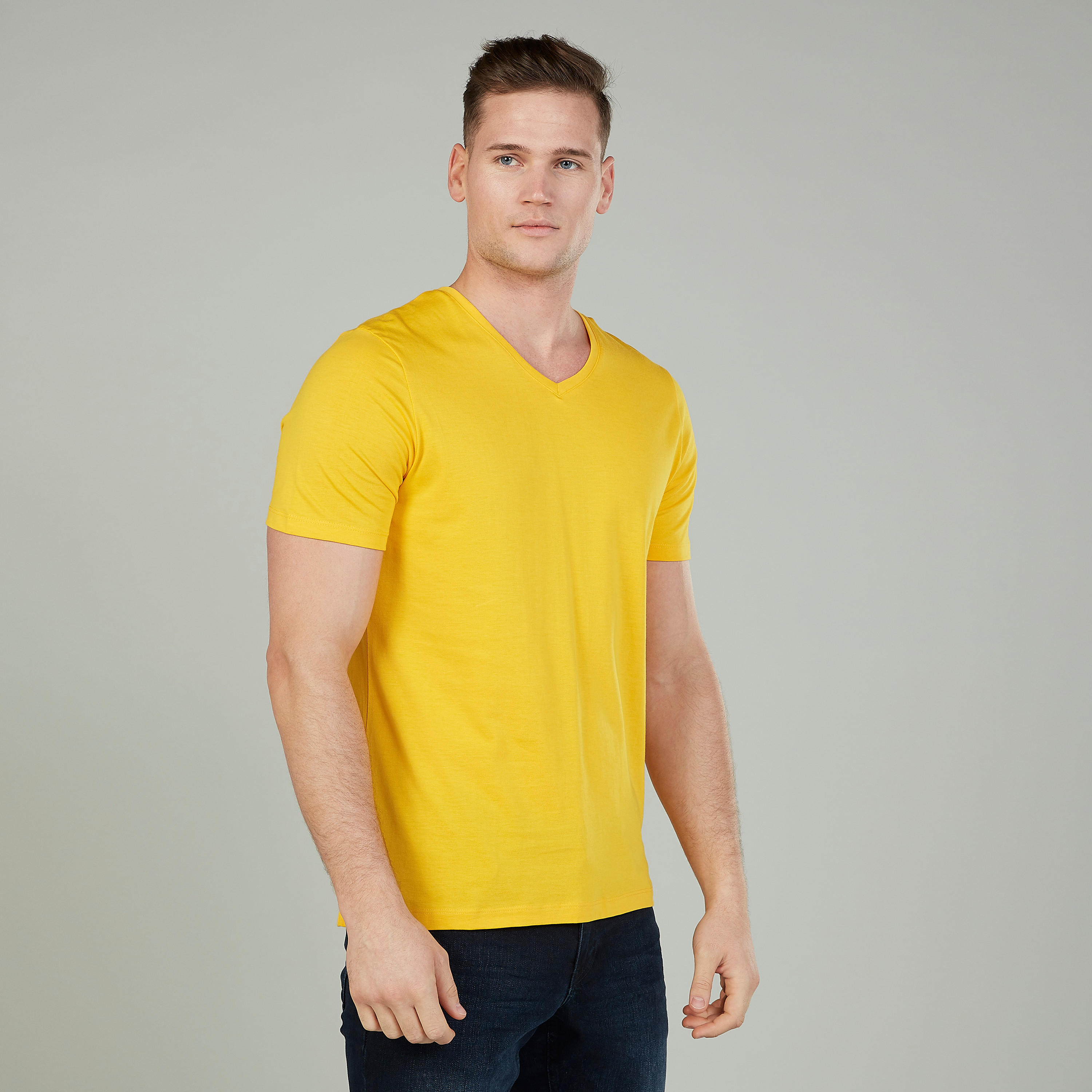 تيشيرت سادة بياقة V وأكمام قصيرة-men-clothing-tshirtsandpolos-tshirts-image-1