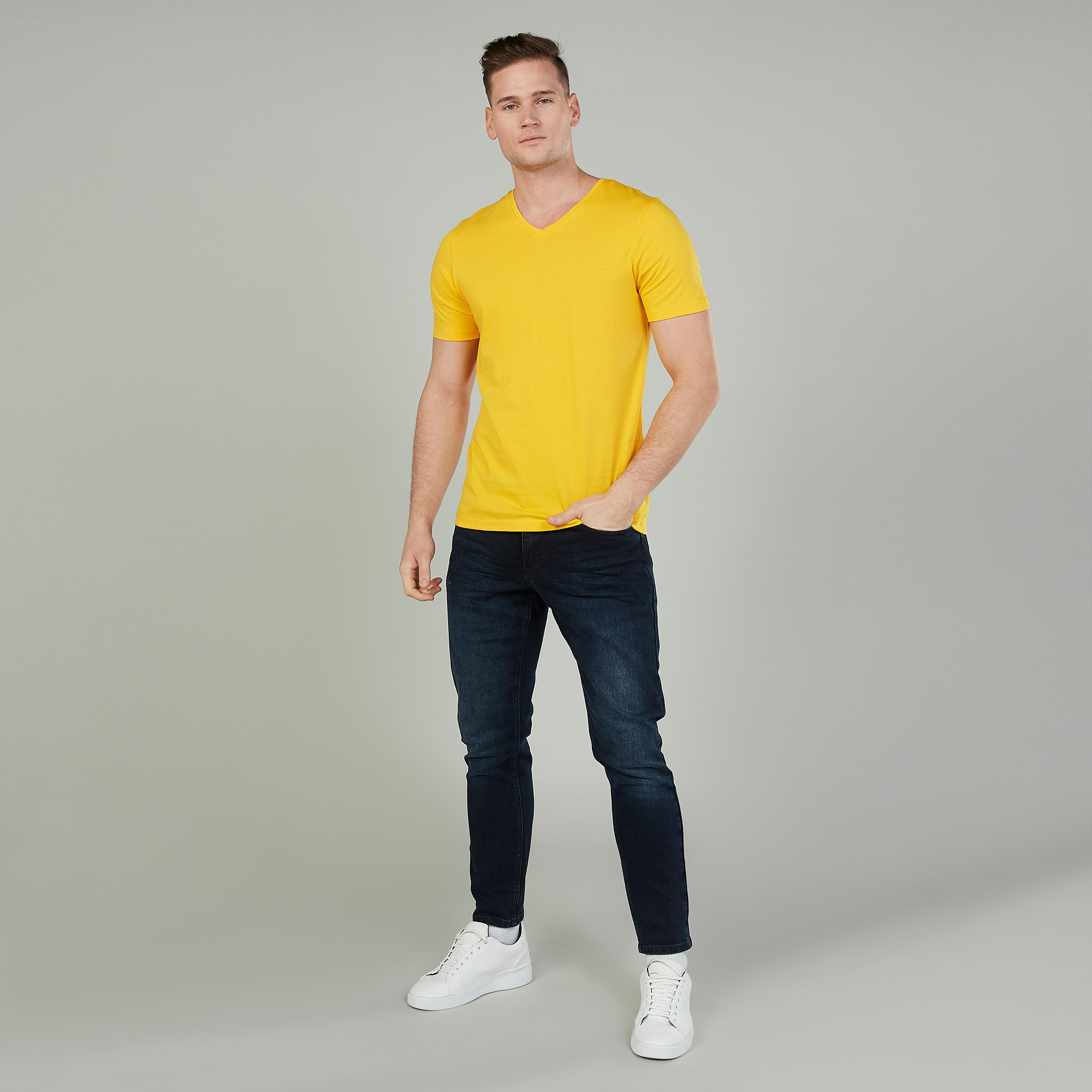 تيشيرت سادة بياقة V وأكمام قصيرة-men-clothing-tshirtsandpolos-tshirts-image-2