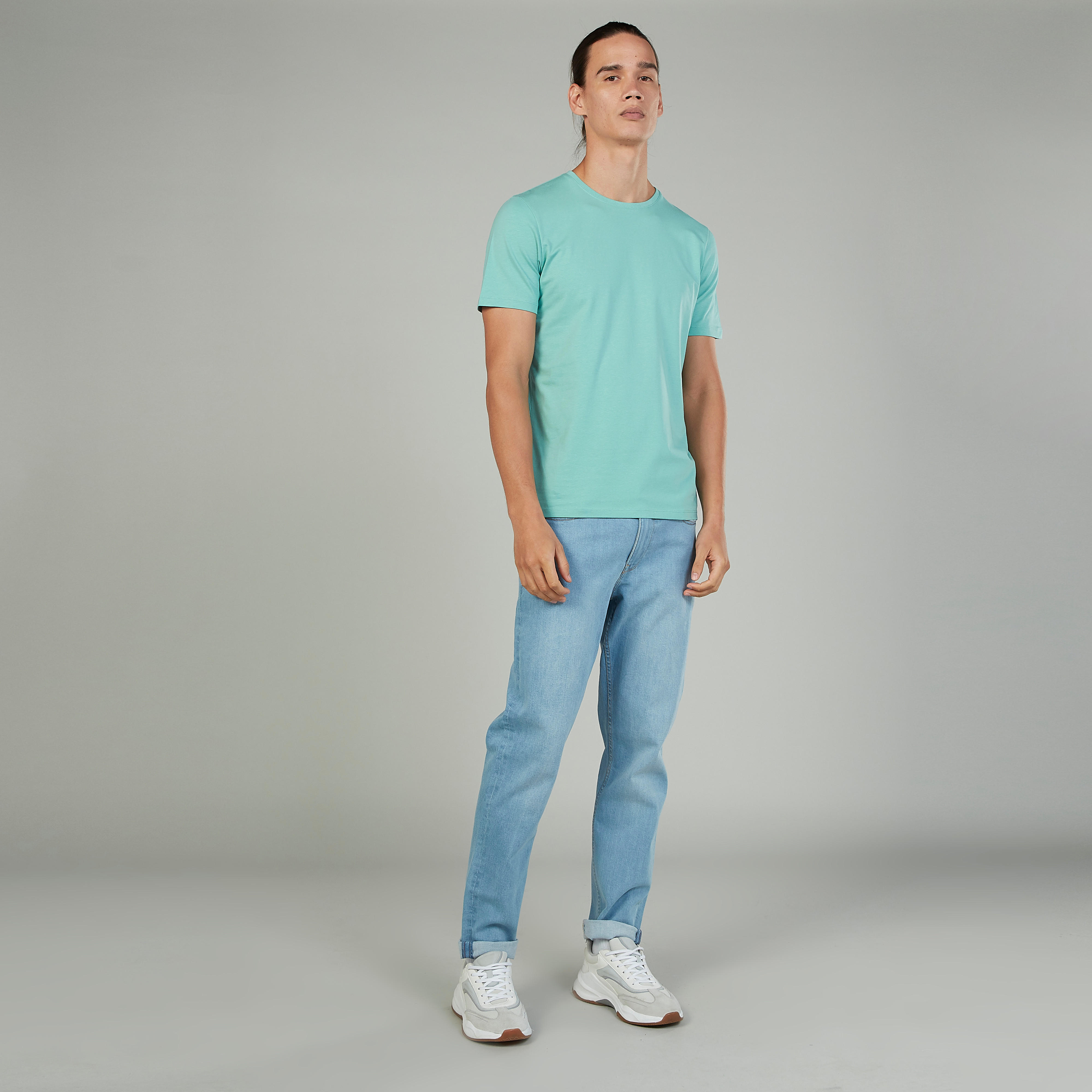 تيشيرت سادة بياقة ضيّقة وأكمام قصيرة-men-clothing-tshirtsandpolos-tshirts-image-11