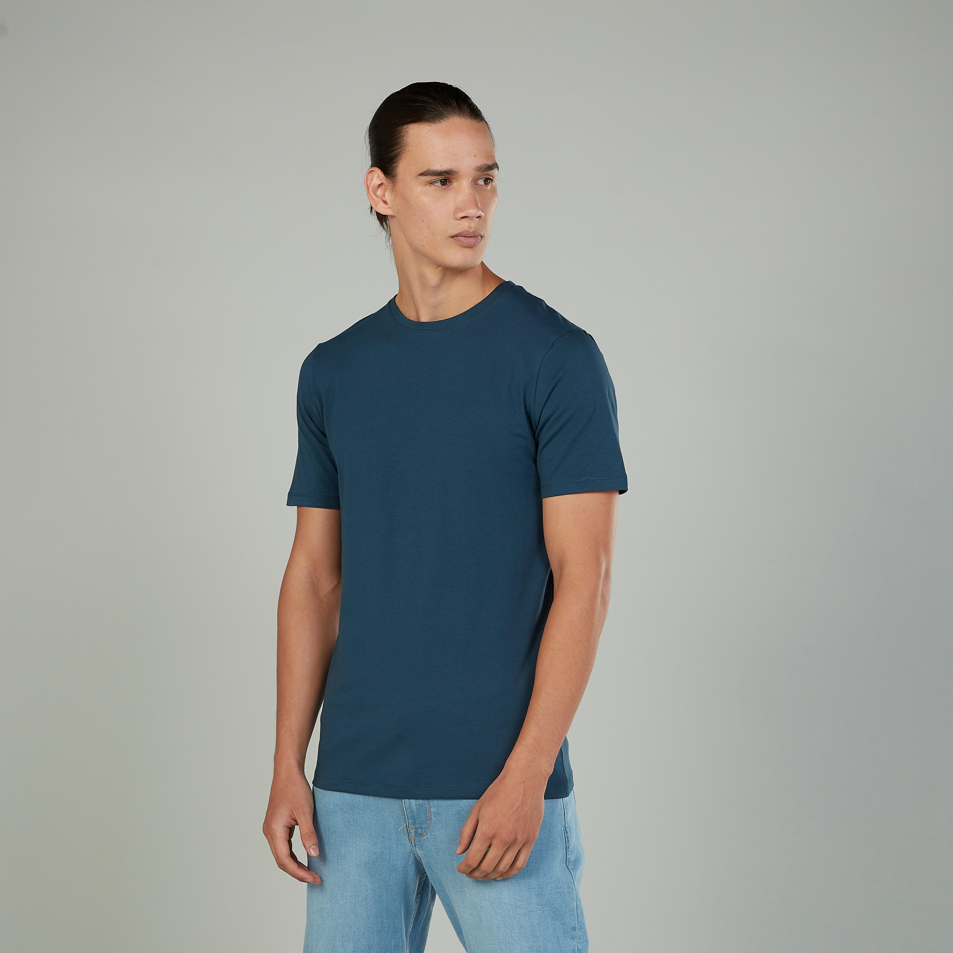 تيشيرت سادة بياقة ضيّقة وأكمام قصيرة-men-clothing-tshirtsandpolos-tshirts-image-20