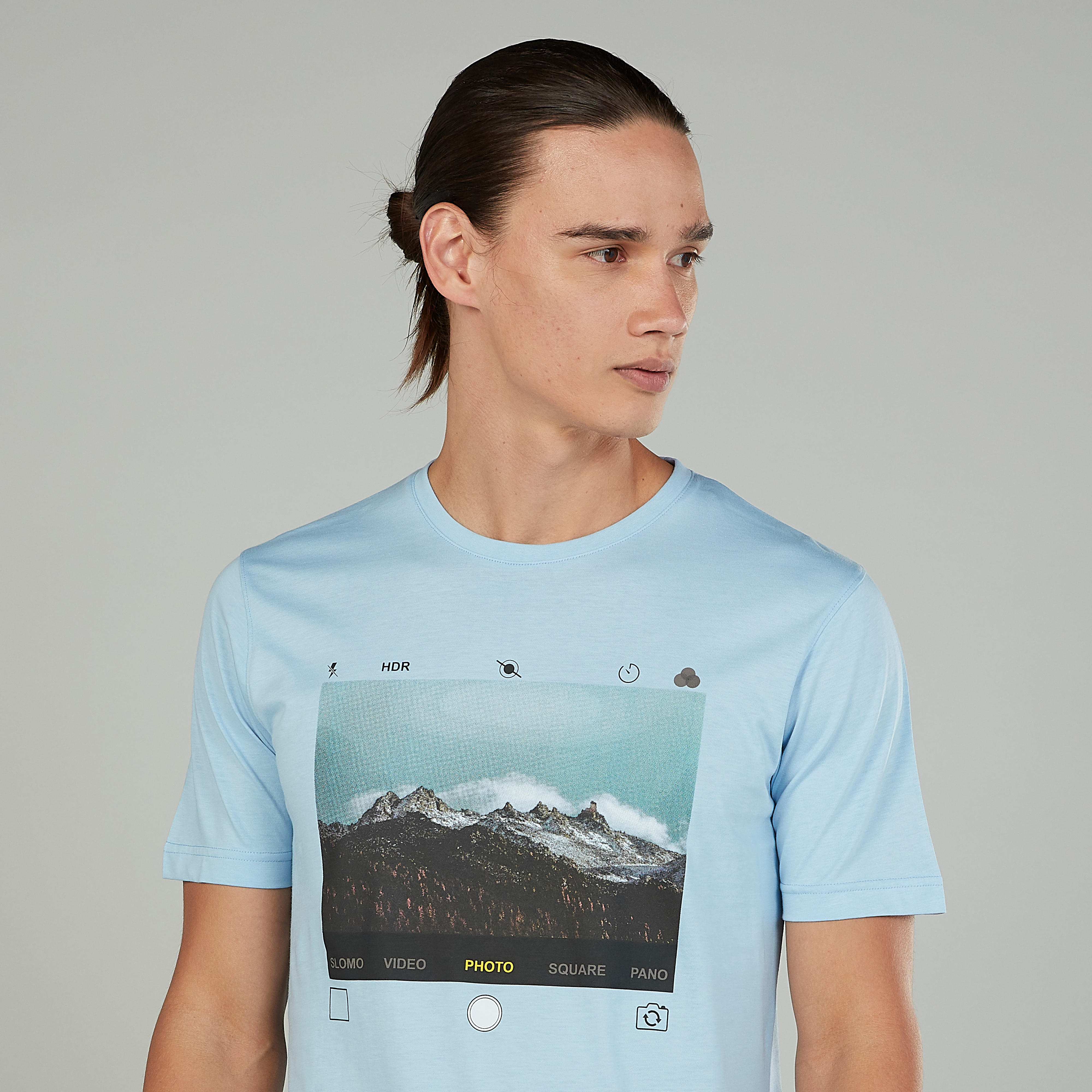 تيشيرت مستدام سليم بياقة ضيّقة وطبعات  -men-clothing-tshirtsandpolos-tshirts-image-3