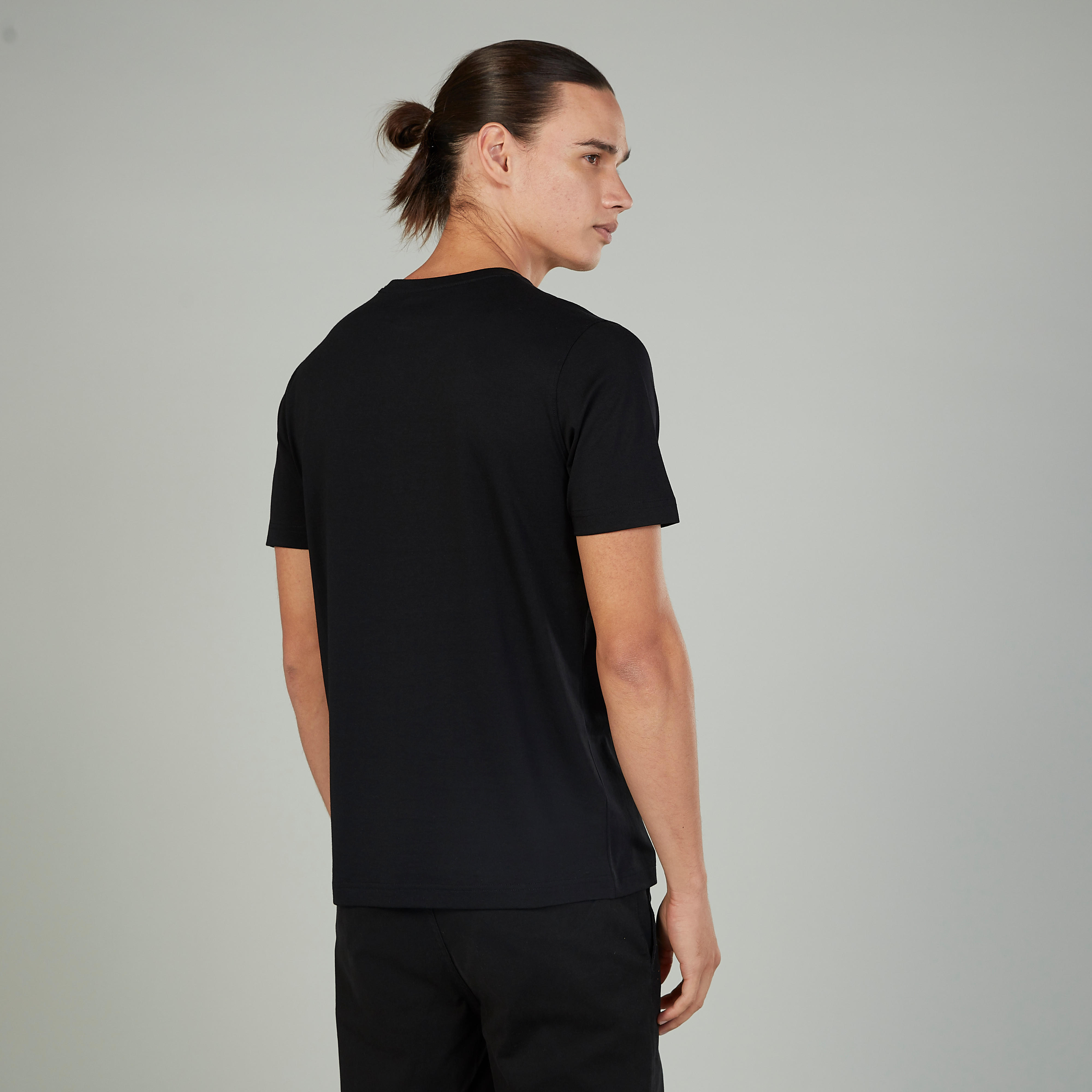 تيشيرت مستدام سليم بياقة ضيّقة وأكمام قصيرة وطبعات  -men-clothing-tshirtsandpolos-tshirts-image-4