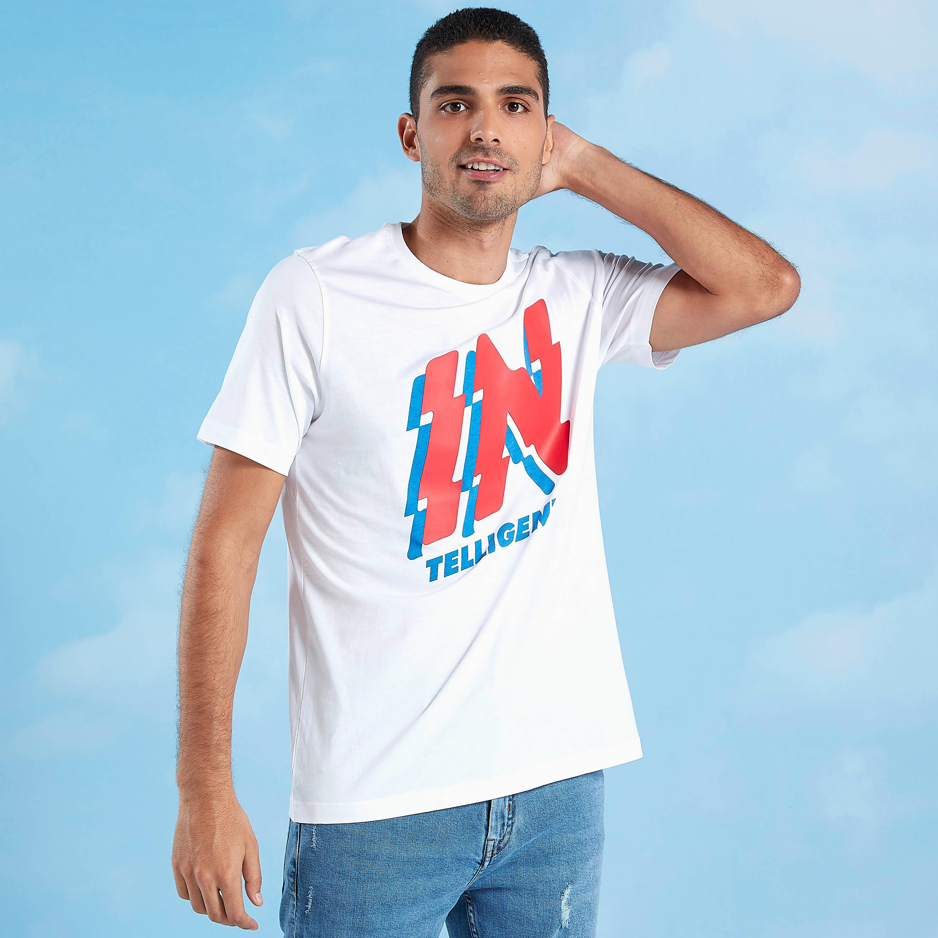 تيشيرت سليم بياقة ضيّقة وأكمام قصيرة وطبعات-men-clothing-tshirtsandpolos-tshirts-image-2