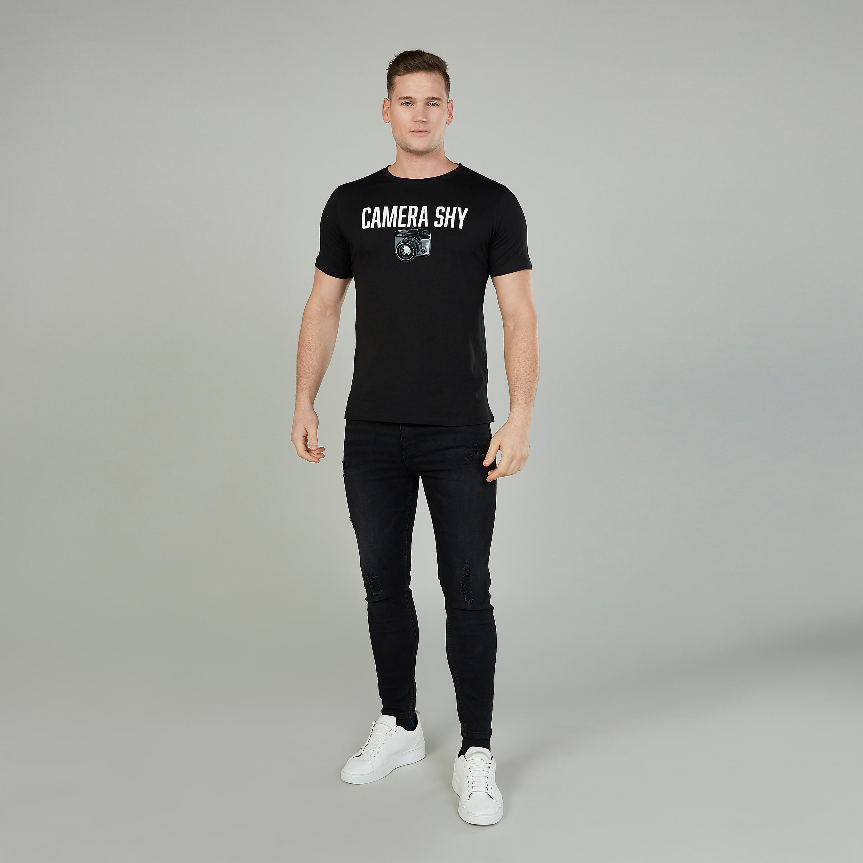 تيشيرت مستدام سليم بياقة ضيّقة وطبعات  -men-clothing-tshirtsandpolos-tshirts-image-2