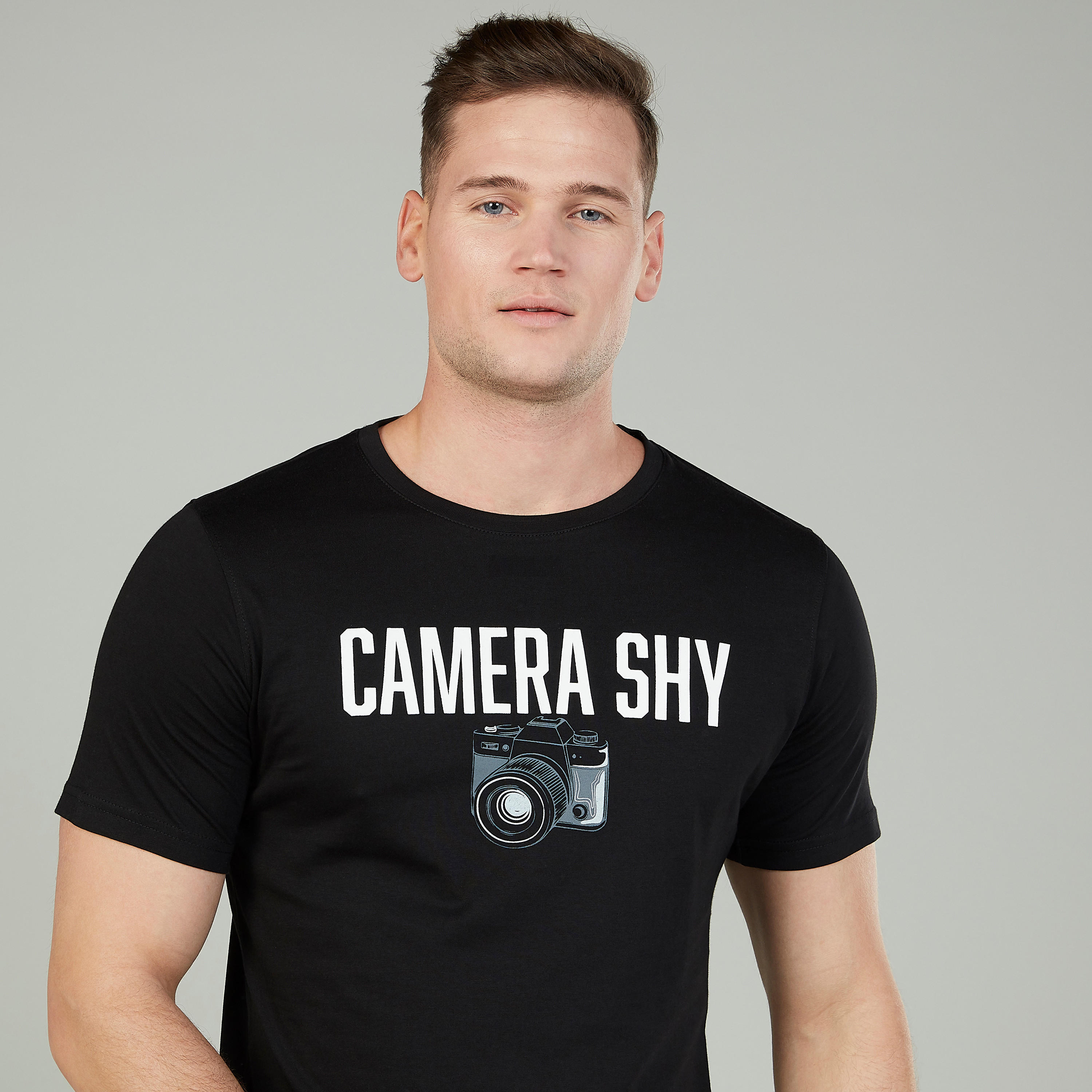 تيشيرت مستدام سليم بياقة ضيّقة وطبعات  -men-clothing-tshirtsandpolos-tshirts-image-3