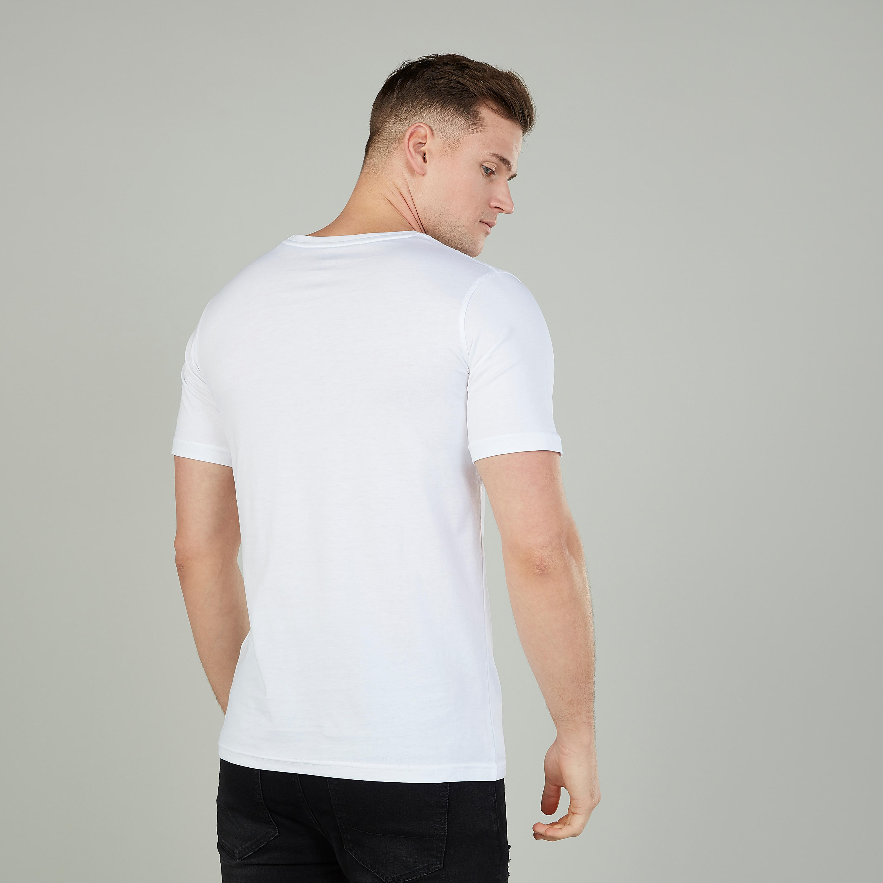 تيشيرت سليم بياقة ضيّقة وأكمام قصيرة وطبعات-men-clothing-tshirtsandpolos-tshirts-image-4