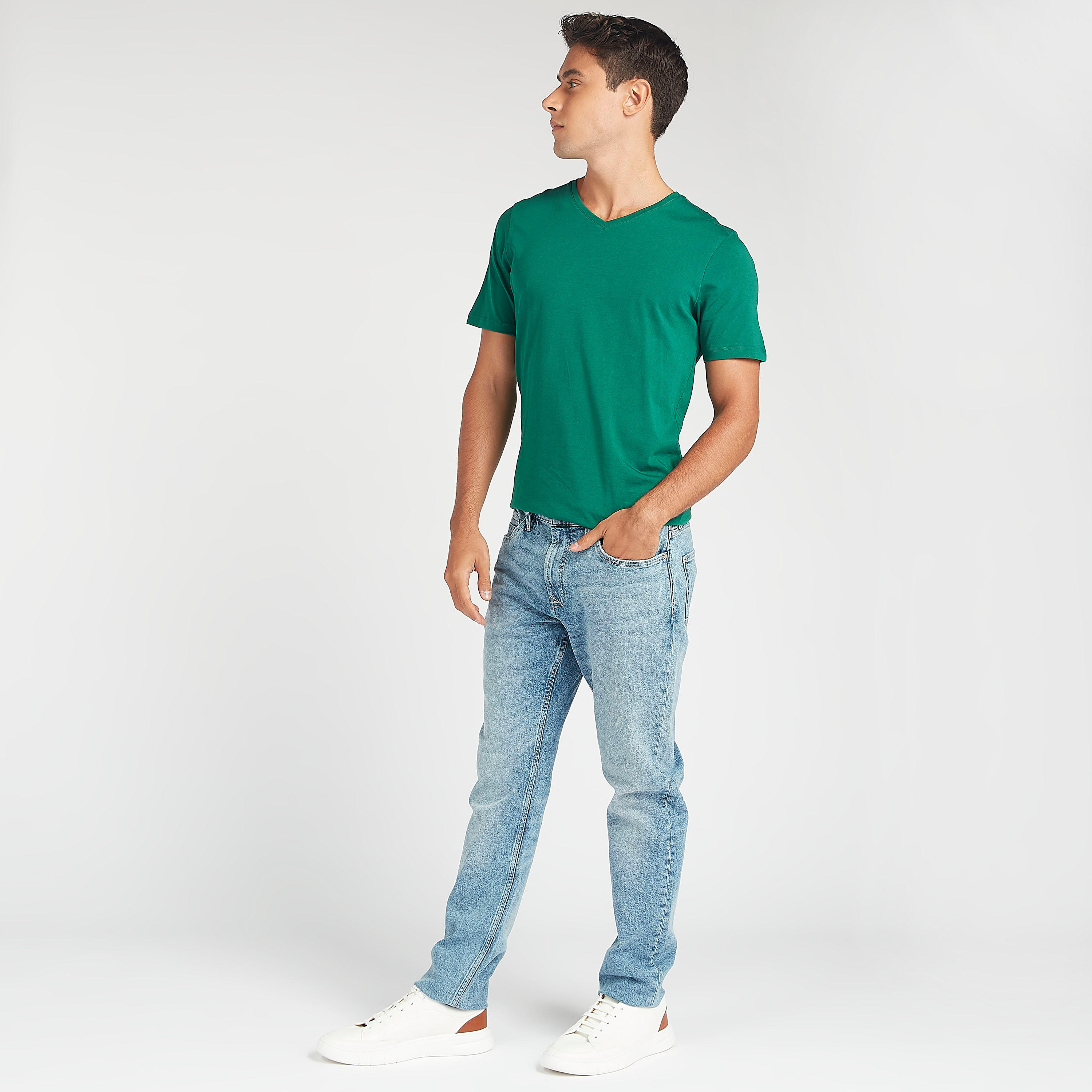 تيشيرت مستدام بارز الملمس بياقة V وأكمام قصيرة-men-clothing-tshirtsandpolos-tshirts-image-5