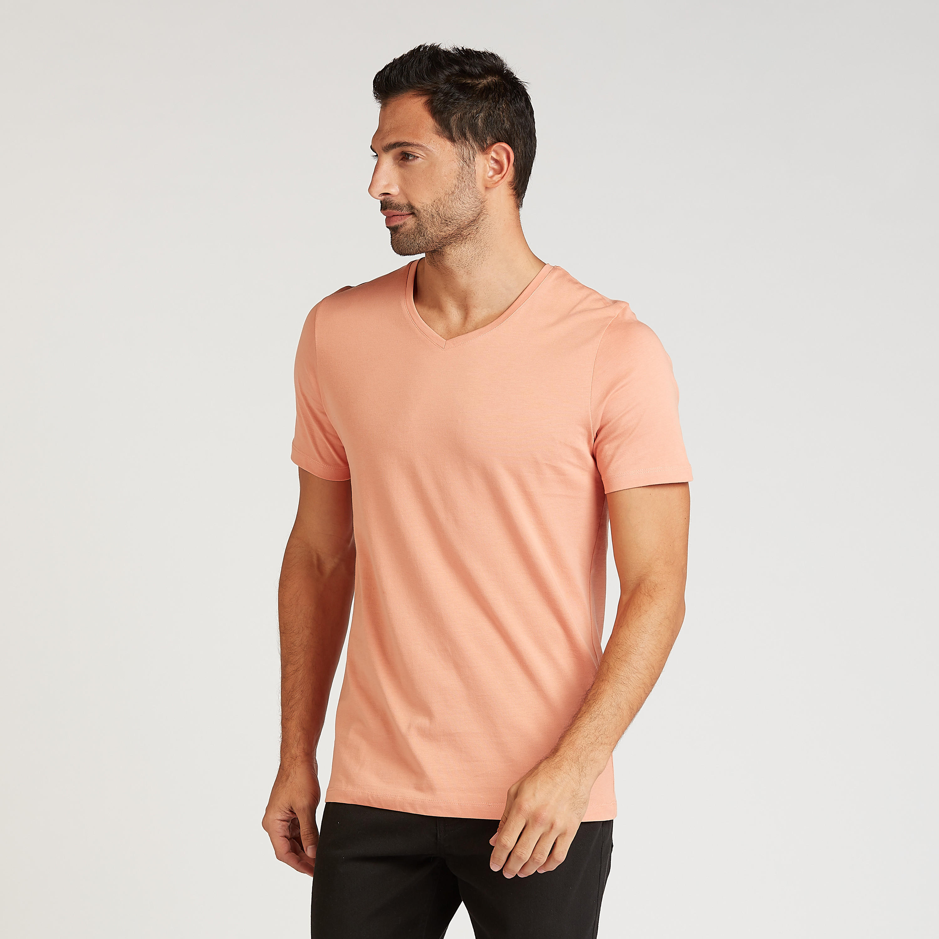 تيشيرت مستدام سادة بياقة V وأكمام قصيرة-men-clothing-tshirtsandpolos-tshirts-image-1