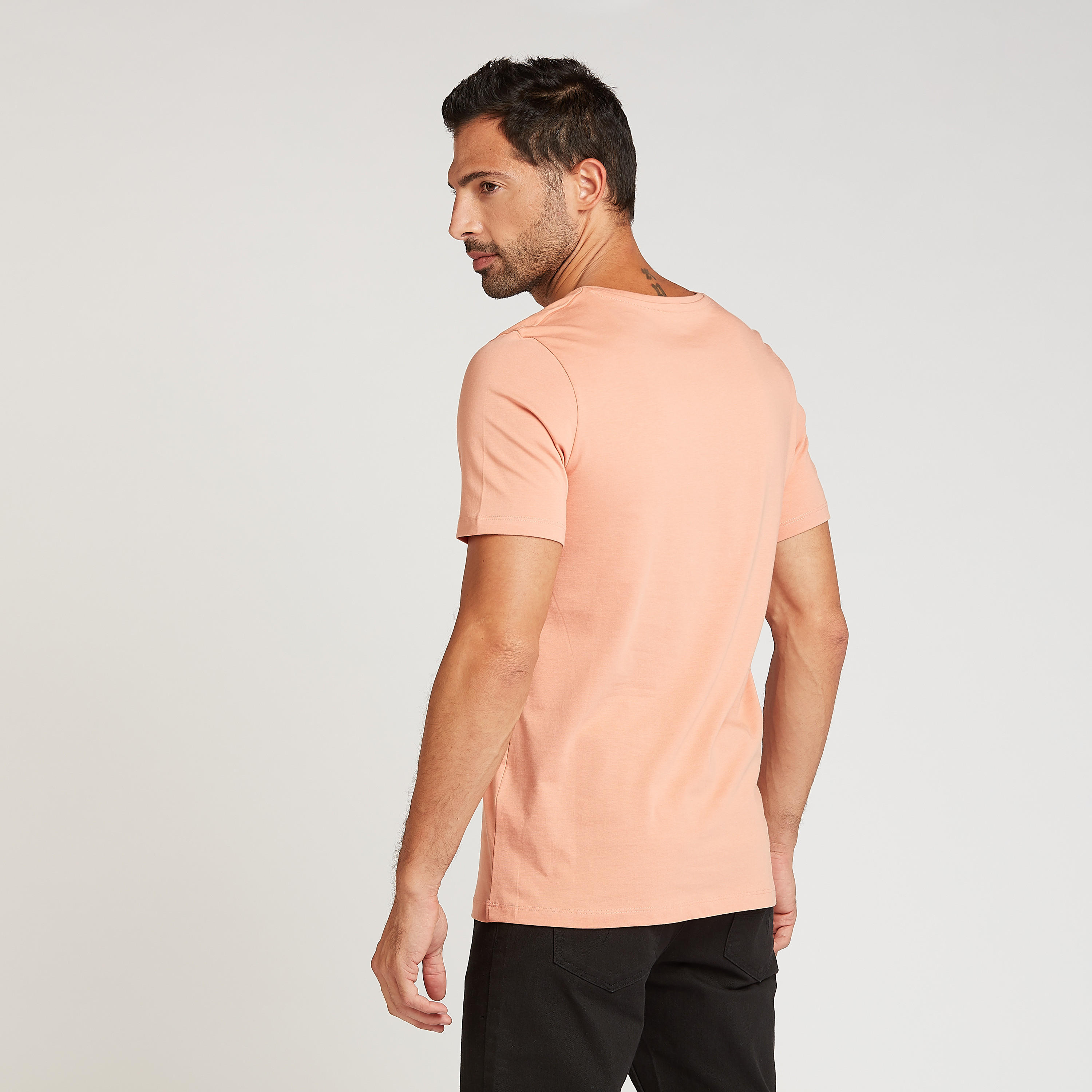 تيشيرت مستدام سادة بياقة V وأكمام قصيرة-men-clothing-tshirtsandpolos-tshirts-image-3