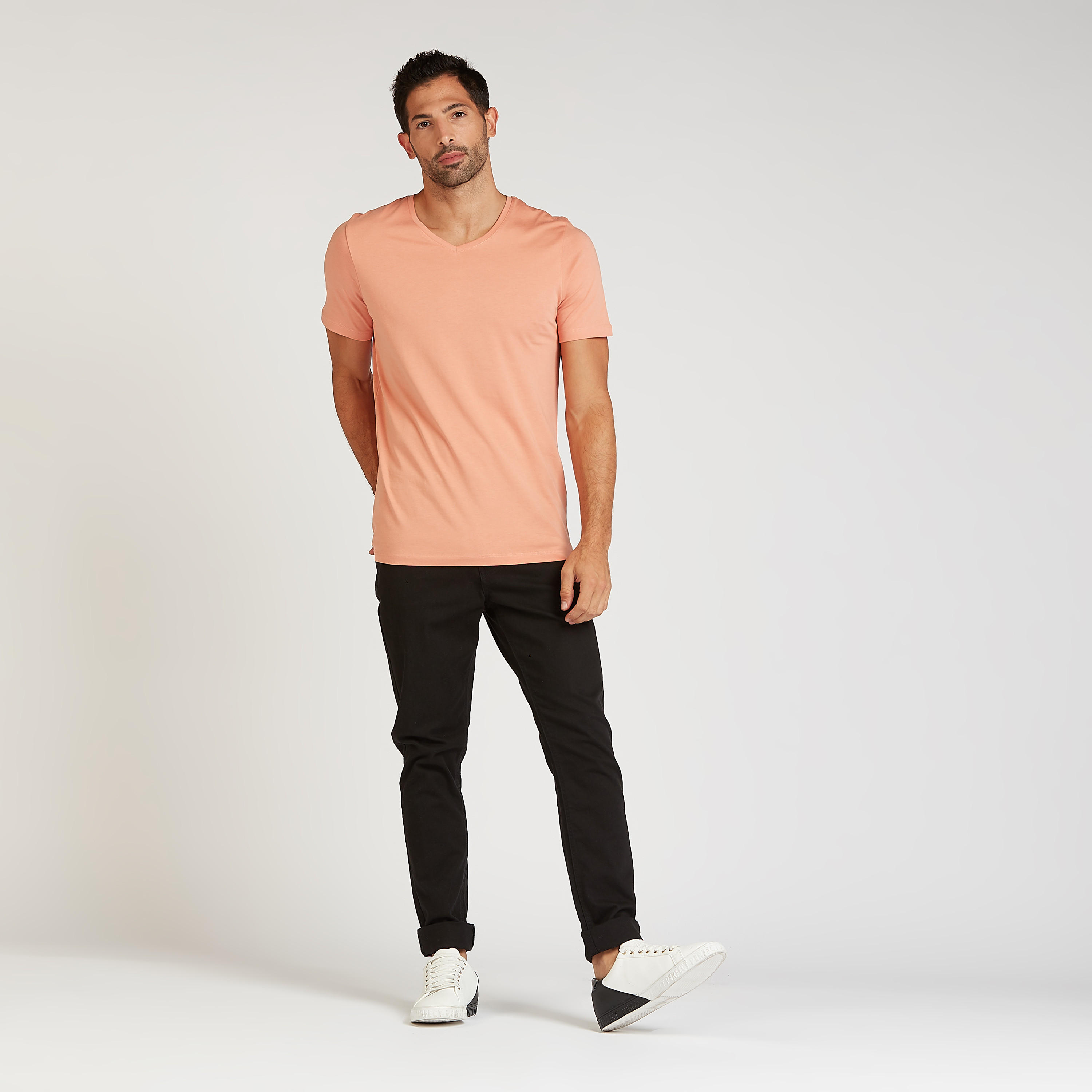 تيشيرت مستدام سادة بياقة V وأكمام قصيرة-men-clothing-tshirtsandpolos-tshirts-image-4