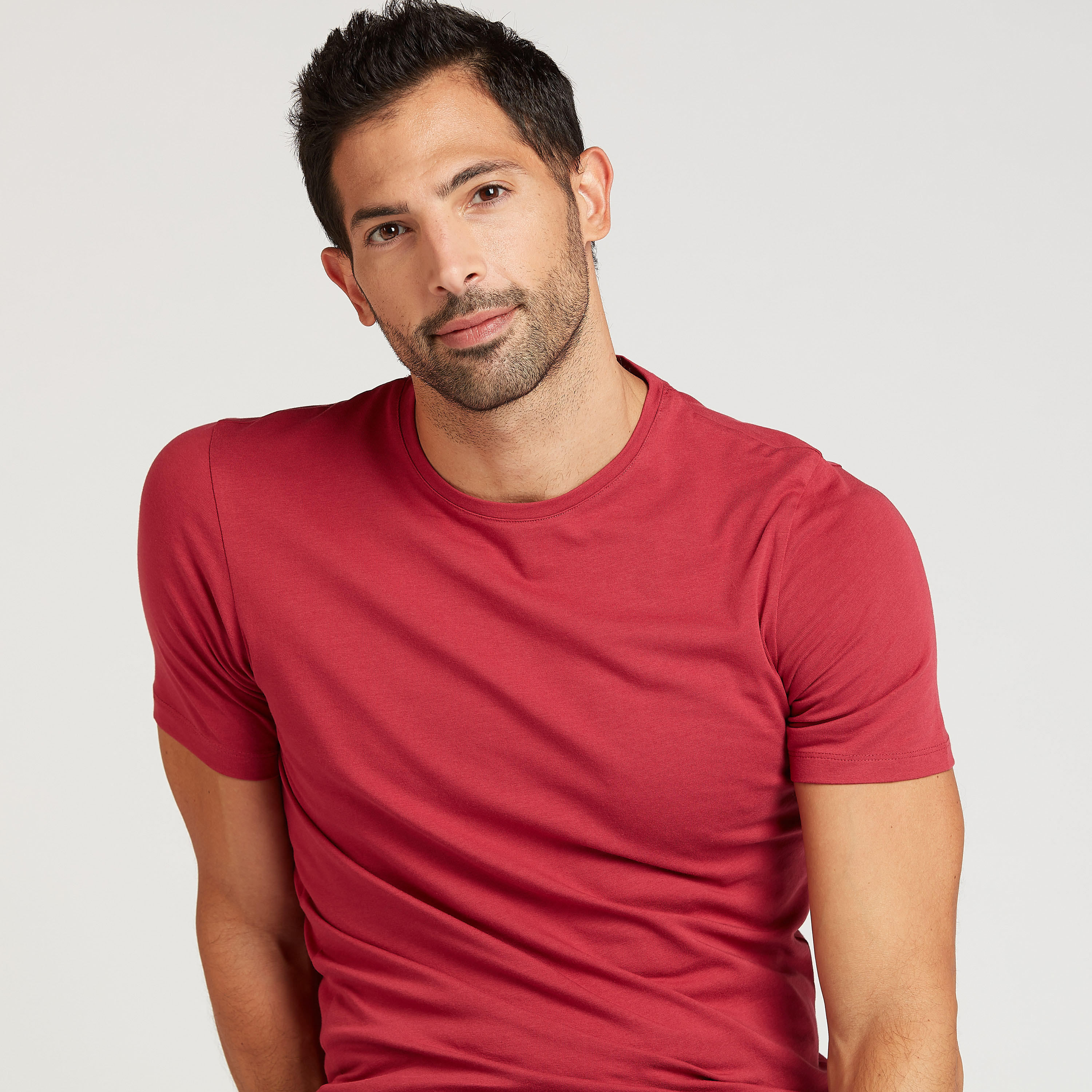 تيشيرت مستدام سادة بياقة ضيّقة وأكمام قصيرة-men-clothing-tshirtsandpolos-tshirts-image-1