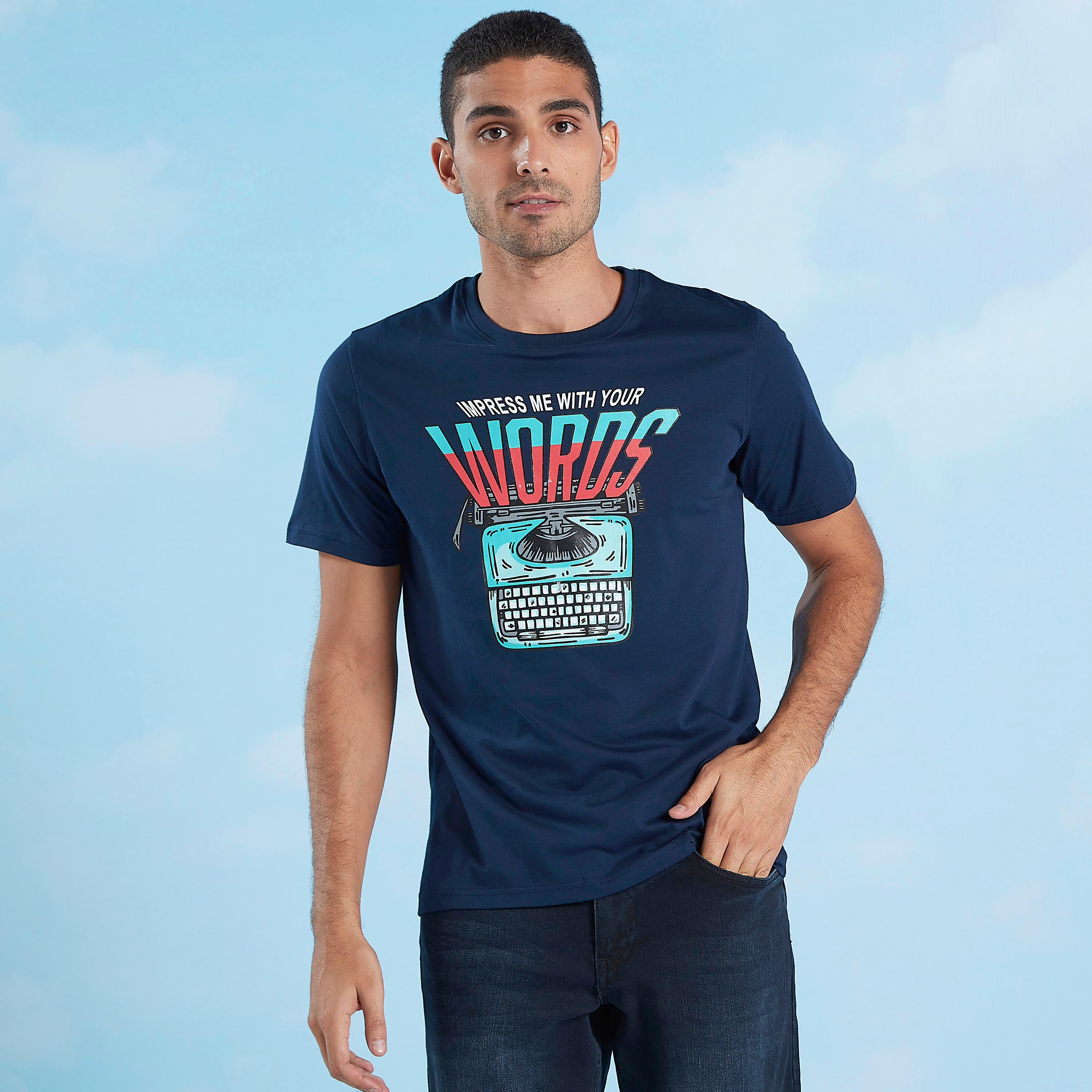 تيشيرت مستدام بقصة سليم وياقة ضيقة وأكمام قصيرة وطبعات-men-clothing-tshirtsandpolos-tshirts-image-3