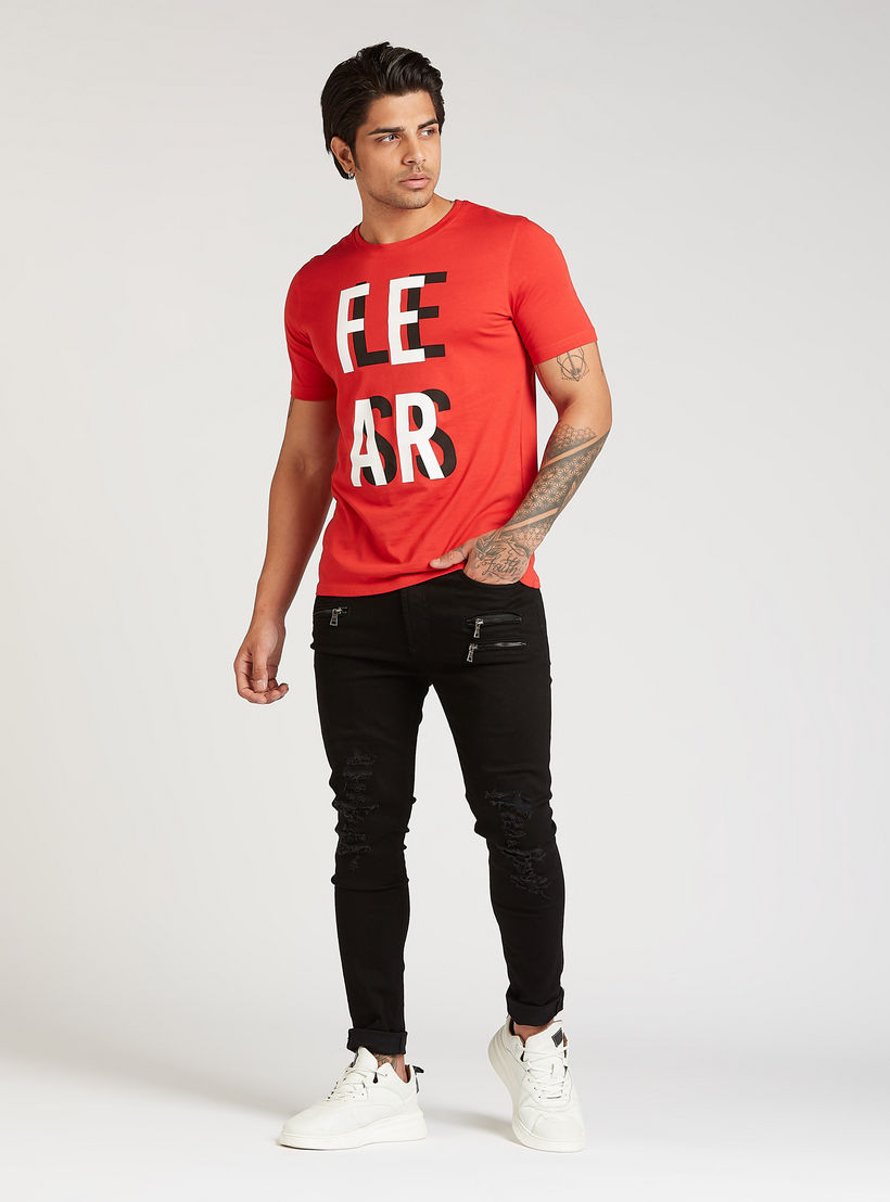 تيشيرت مستدام بقصة سليم بياقة ضيقة وأكمام قصيرة وطبعات-men-clothing-tshirtsandpolos-tshirts-image-2