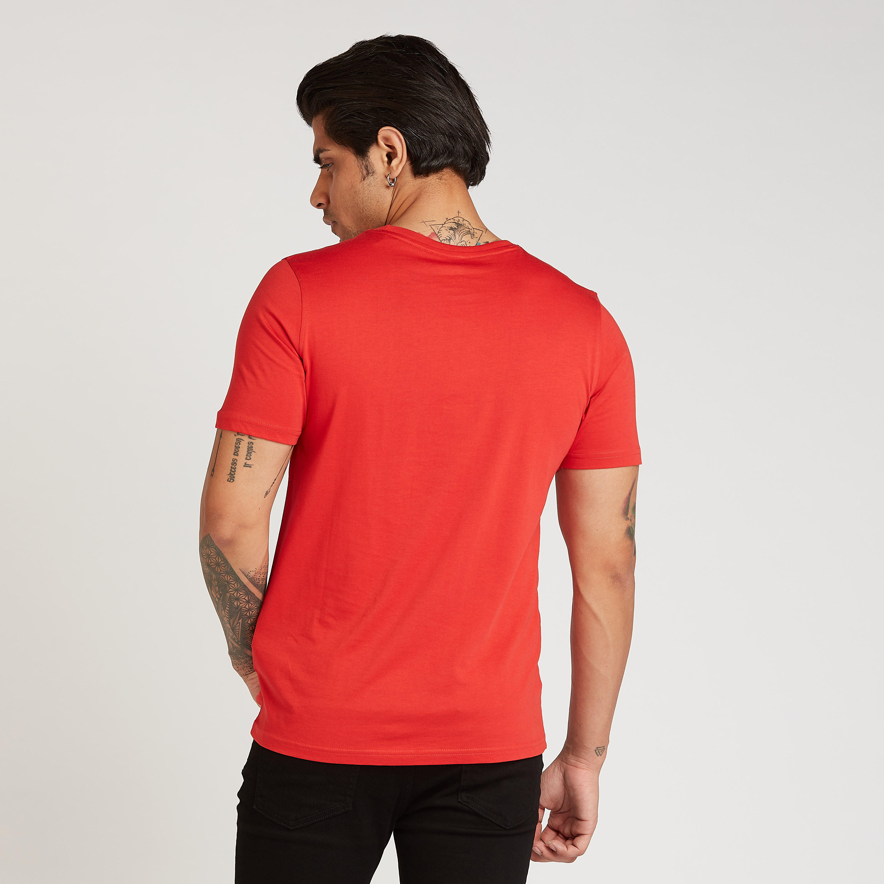 تيشيرت مستدام بقصة سليم بياقة ضيقة وأكمام قصيرة وطبعات-men-clothing-tshirtsandpolos-tshirts-image-4