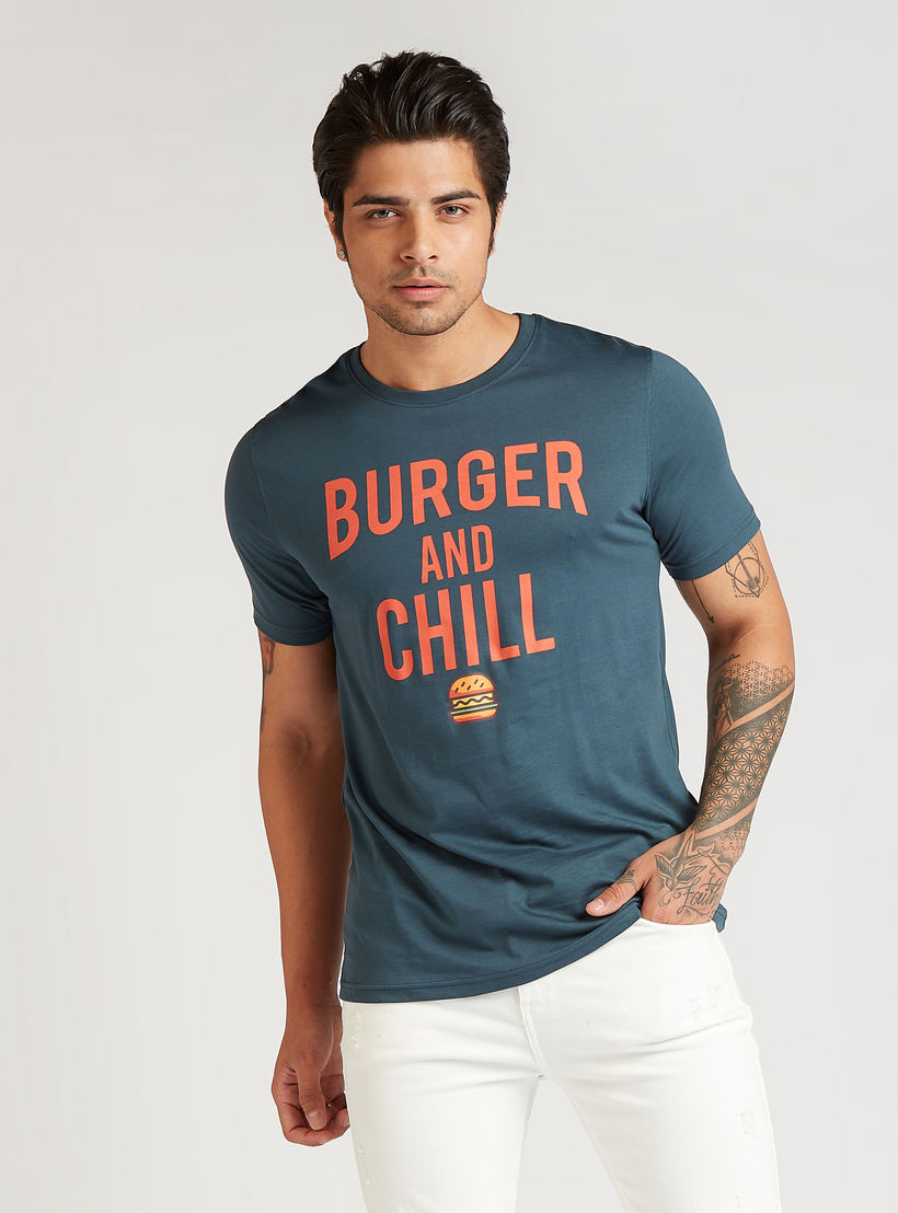 تيشيرت مستدام سليم فيت بياقة ضيقة وأكمام قصيرة وطبعات-men-clothing-tshirtsandpolos-tshirts-image-1