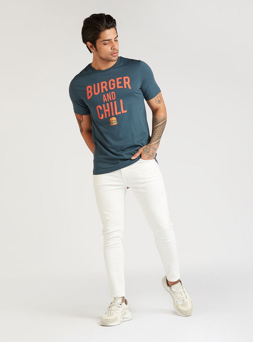 تيشيرت مستدام سليم فيت بياقة ضيقة وأكمام قصيرة وطبعات-men-clothing-tshirtsandpolos-tshirts-image-2
