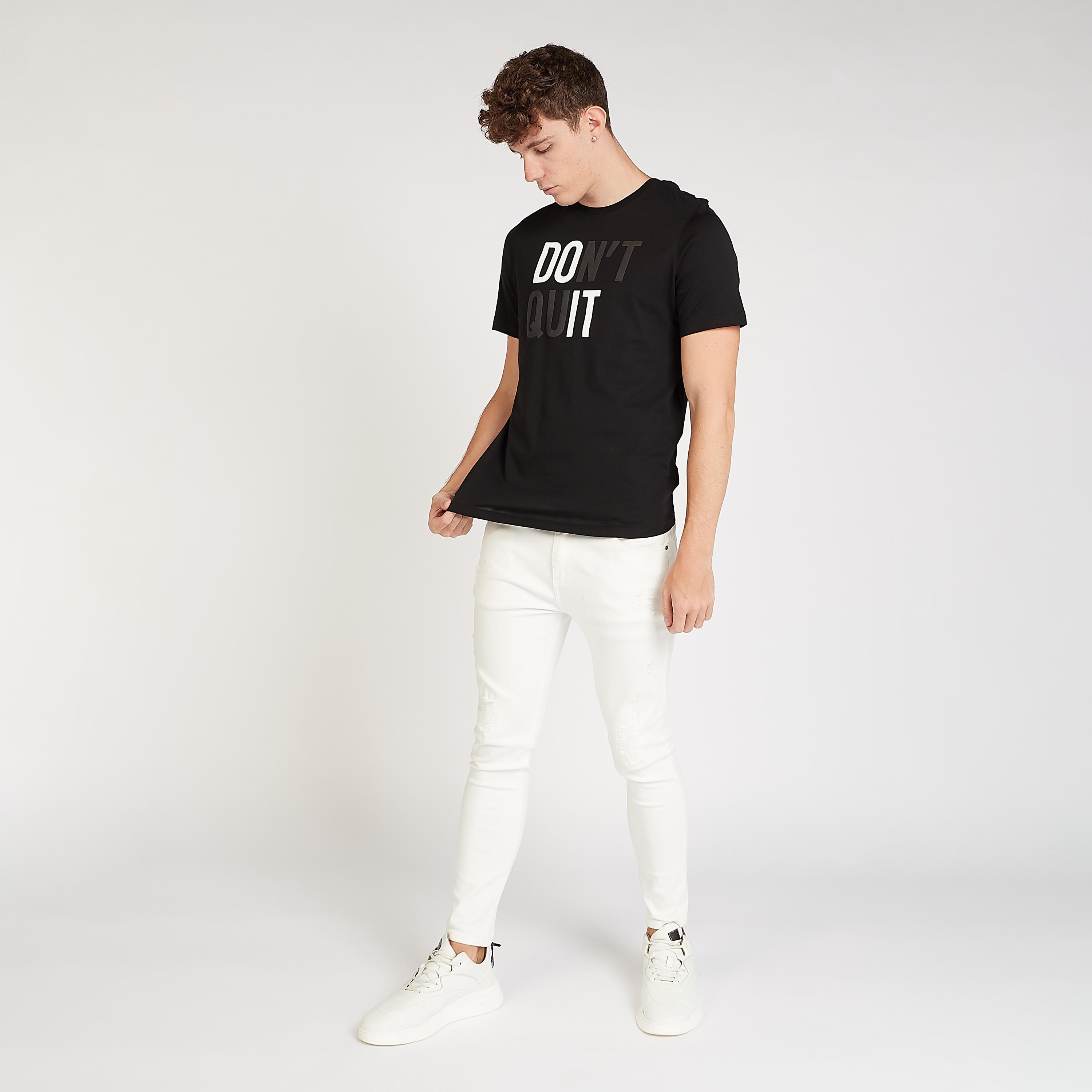 تيشيرت مستدام سليم بياقة ضيقة و طبعات جرافيك-men-clothing-tshirtsandpolos-tshirts-image-2