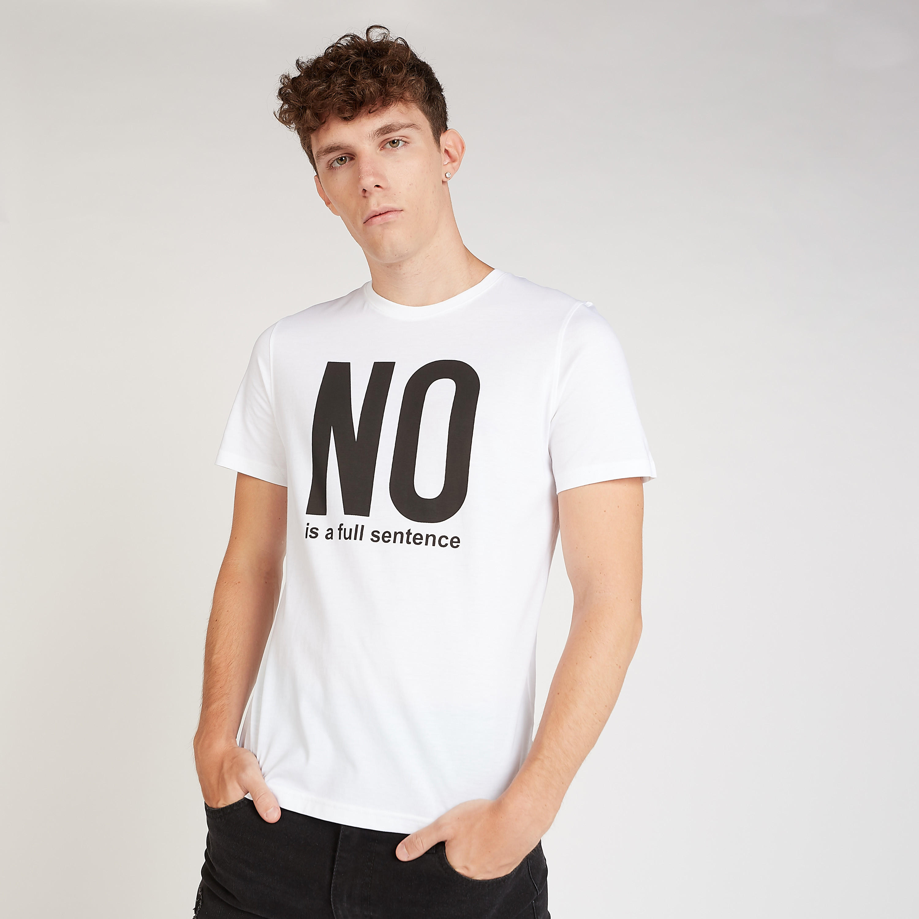 تيشيرت مستدام سليم فيت بطبعات جرافيك وياقة ضيقة-men-clothing-tshirtsandpolos-tshirts-image-3