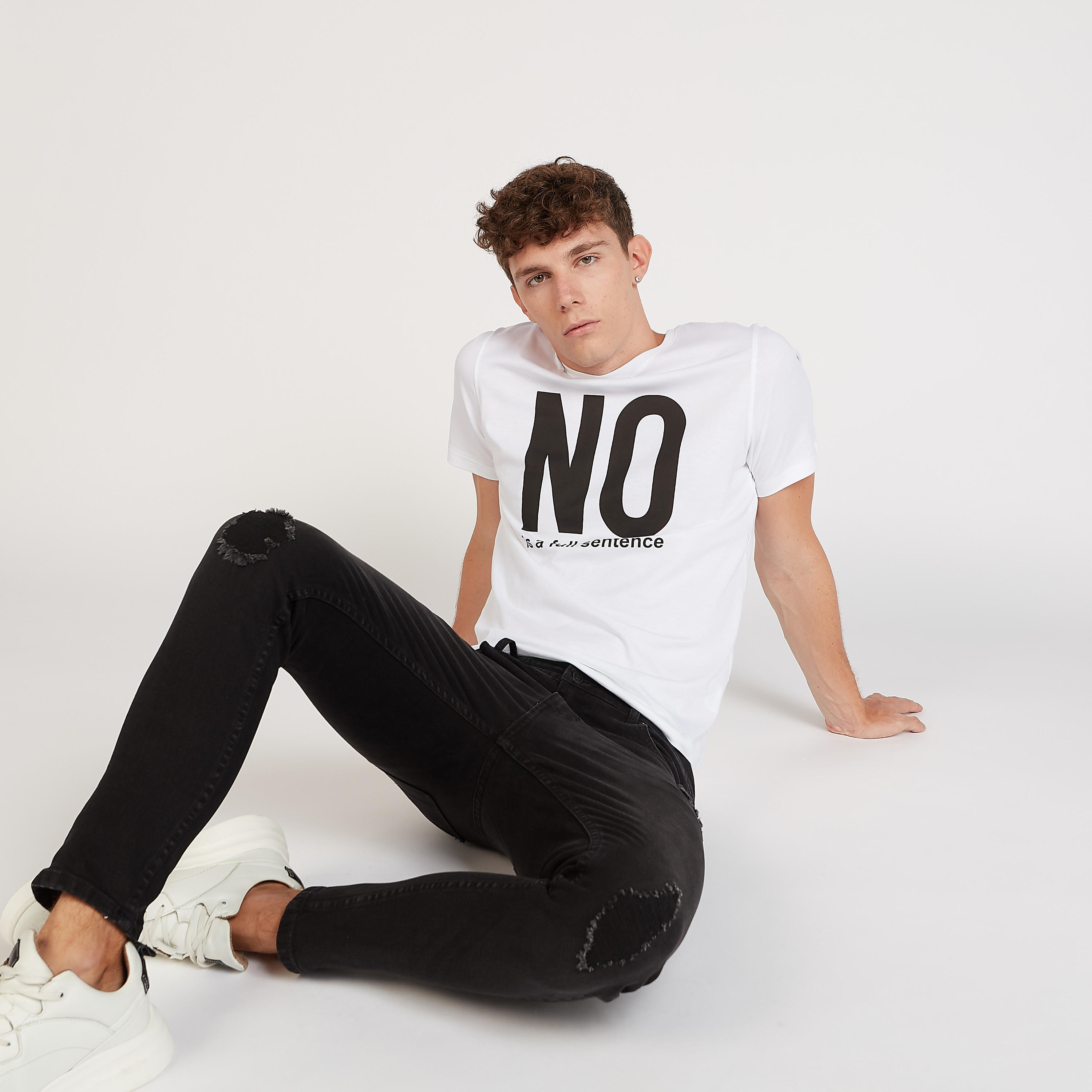 تيشيرت مستدام سليم فيت بطبعات جرافيك وياقة ضيقة-men-clothing-tshirtsandpolos-tshirts-image-5