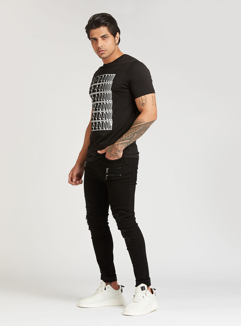 تيشيرت مستدام بقصة سليم وياقة ضيقة وأكمام قصيرة وطبعات-men-clothing-tshirtsandpolos-tshirts-image-2