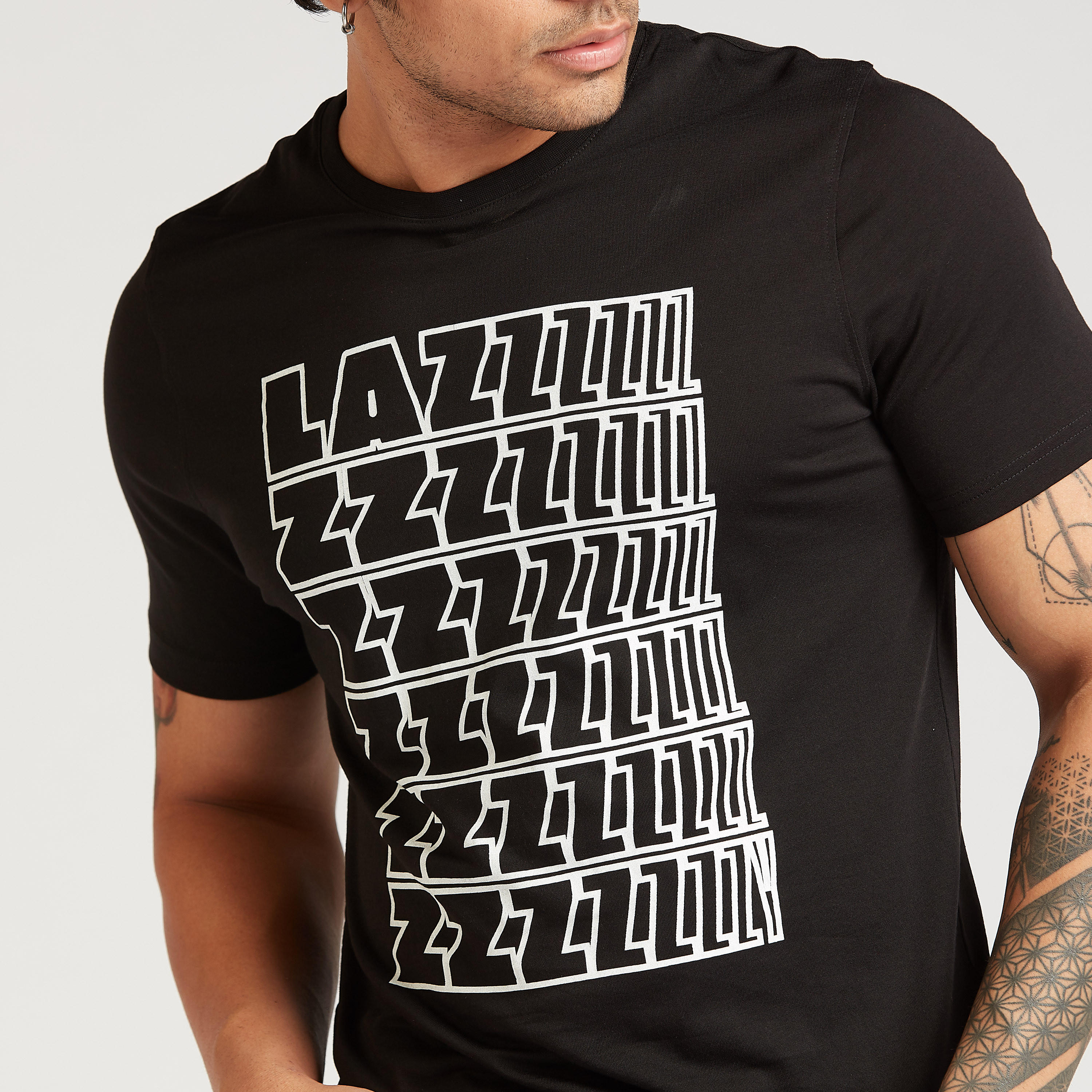 تيشيرت مستدام بقصة سليم وياقة ضيقة وأكمام قصيرة وطبعات-men-clothing-tshirtsandpolos-tshirts-image-3