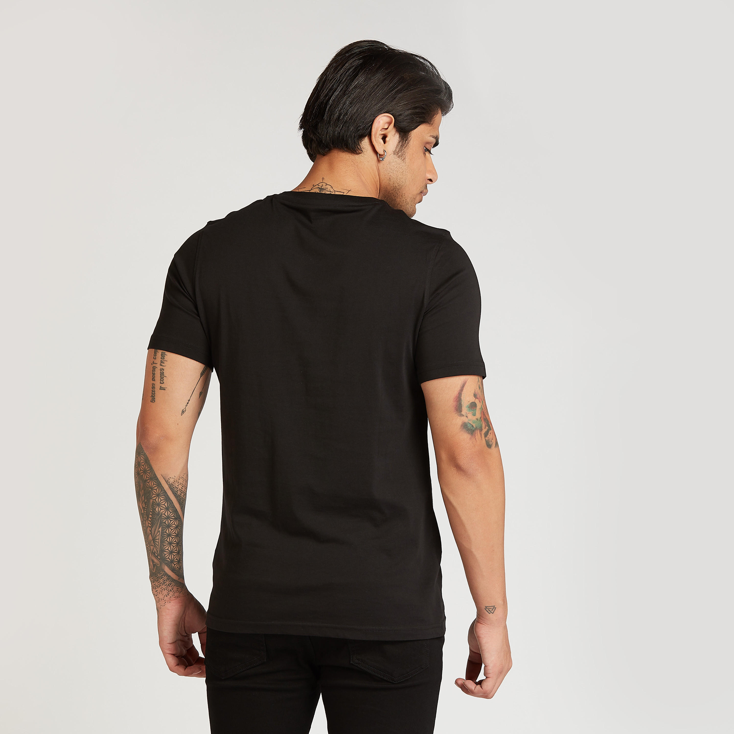 تيشيرت مستدام بقصة سليم وياقة ضيقة وأكمام قصيرة وطبعات-men-clothing-tshirtsandpolos-tshirts-image-4