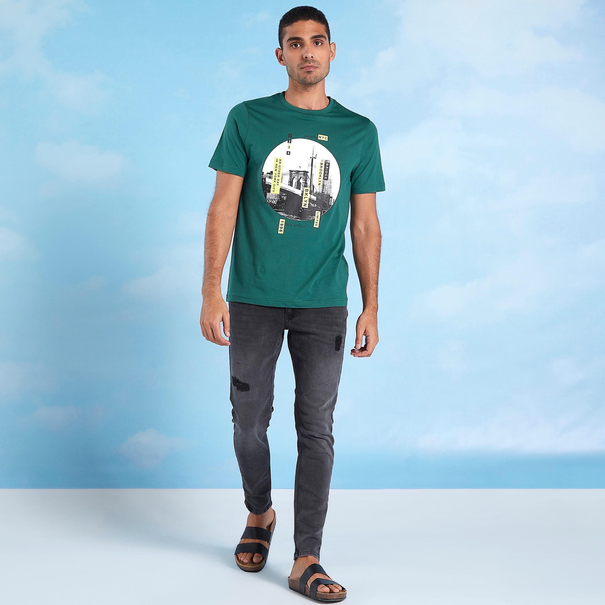 تيشيرت مستدام سليم فيت بياقة ضيقة وأكمام قصيرة وطبعات-men-clothing-tshirtsandpolos-tshirts-image-2
