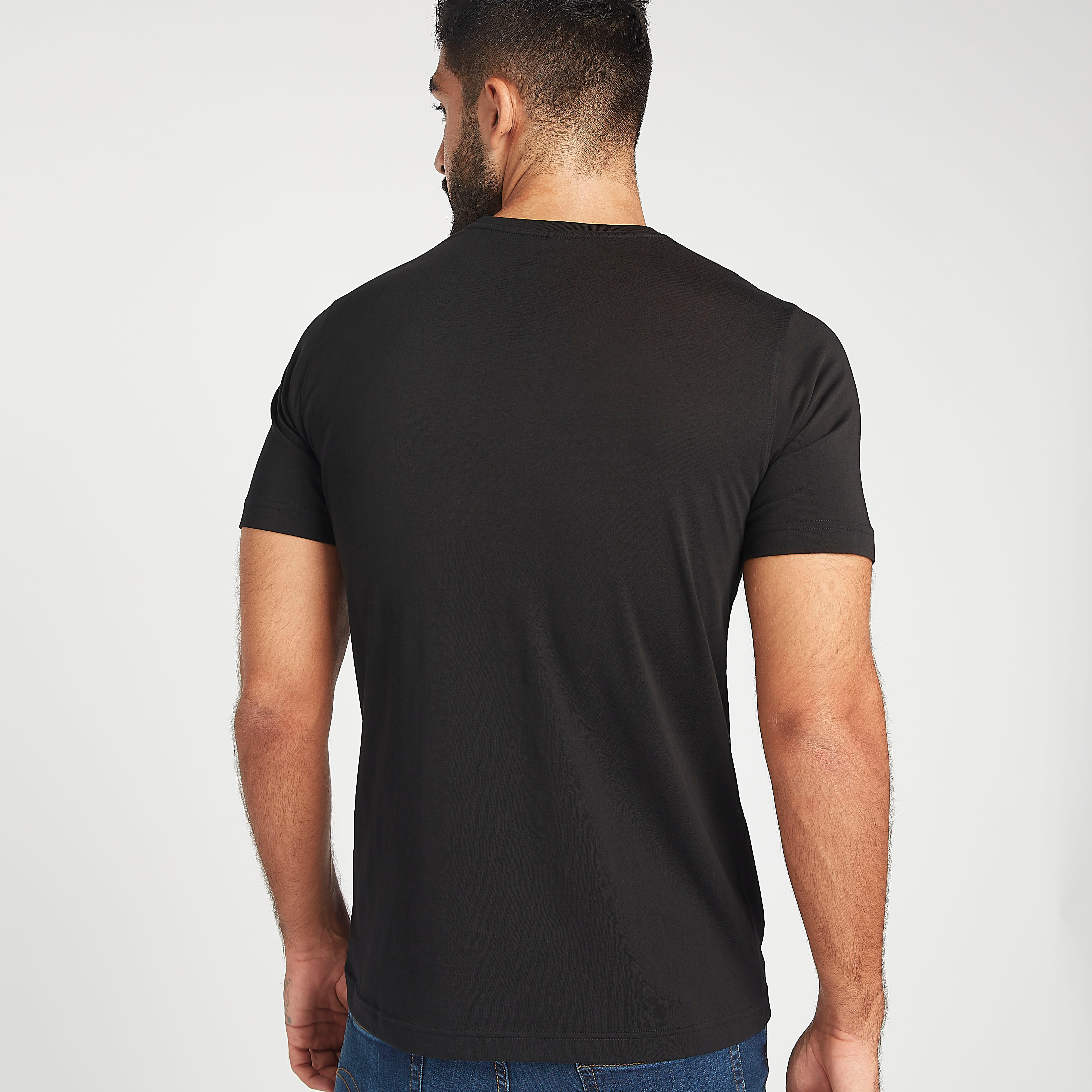تيشيرت مستدام سليم فيت بطبعات جرافيك وياقة ضيقة-men-clothing-tshirtsandpolos-tshirts-image-4