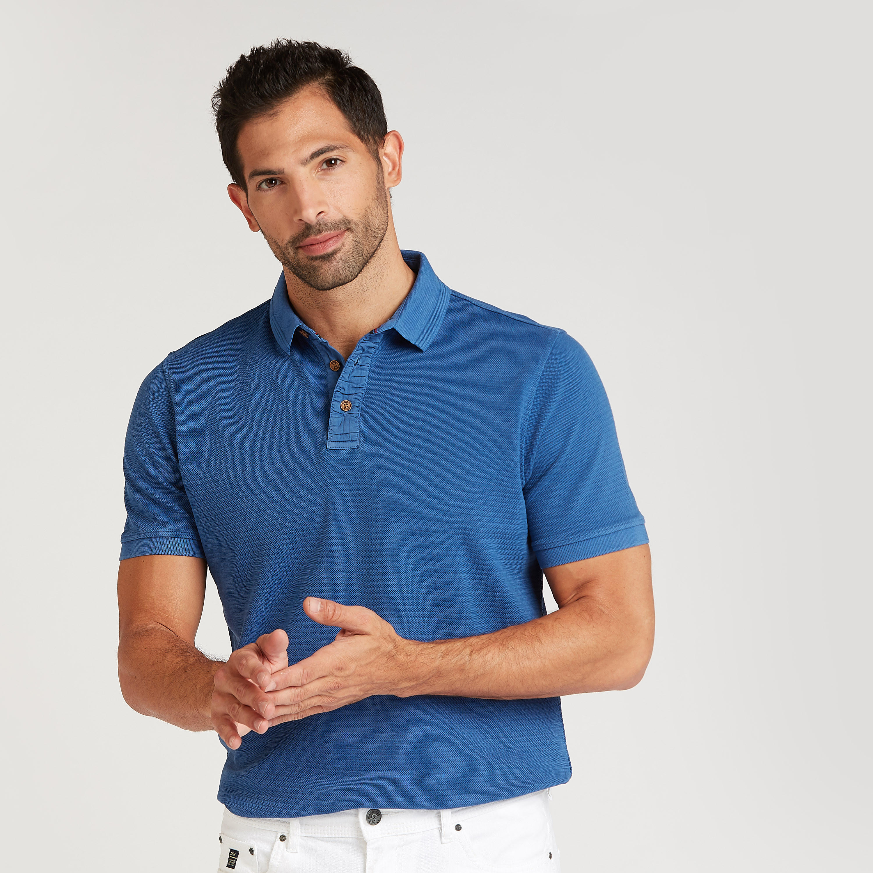 تيشيرت مستدام سليم بولو بارز الملمس بأكمام قصيرة-men-clothing-tshirtsandpolos-polos-image-1